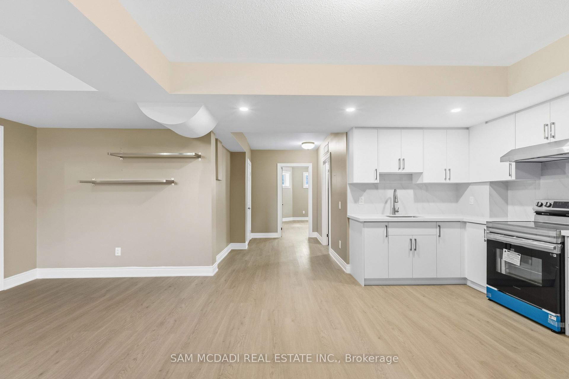 15 Eaglesprings Crescent