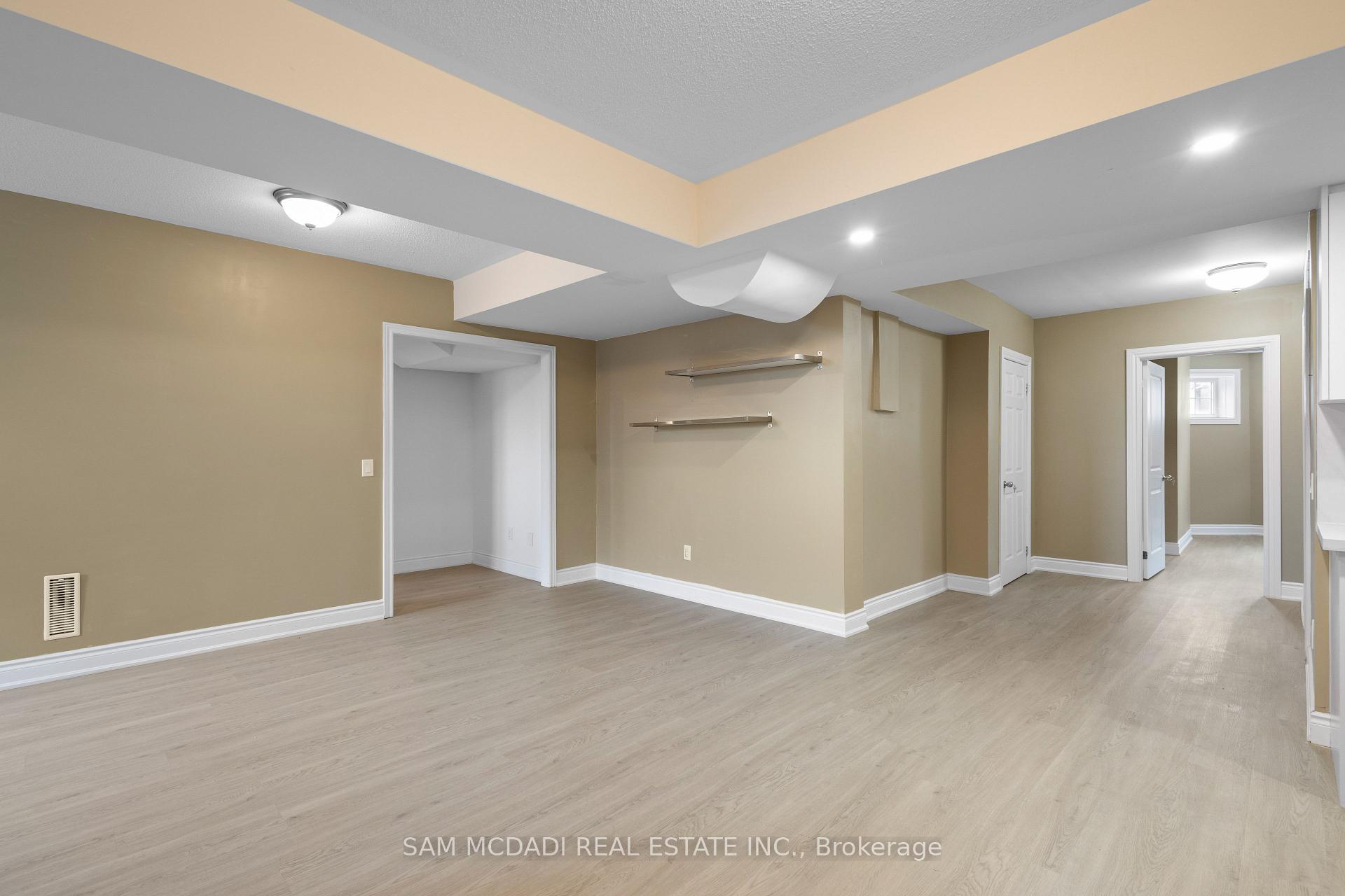 15 Eaglesprings Crescent