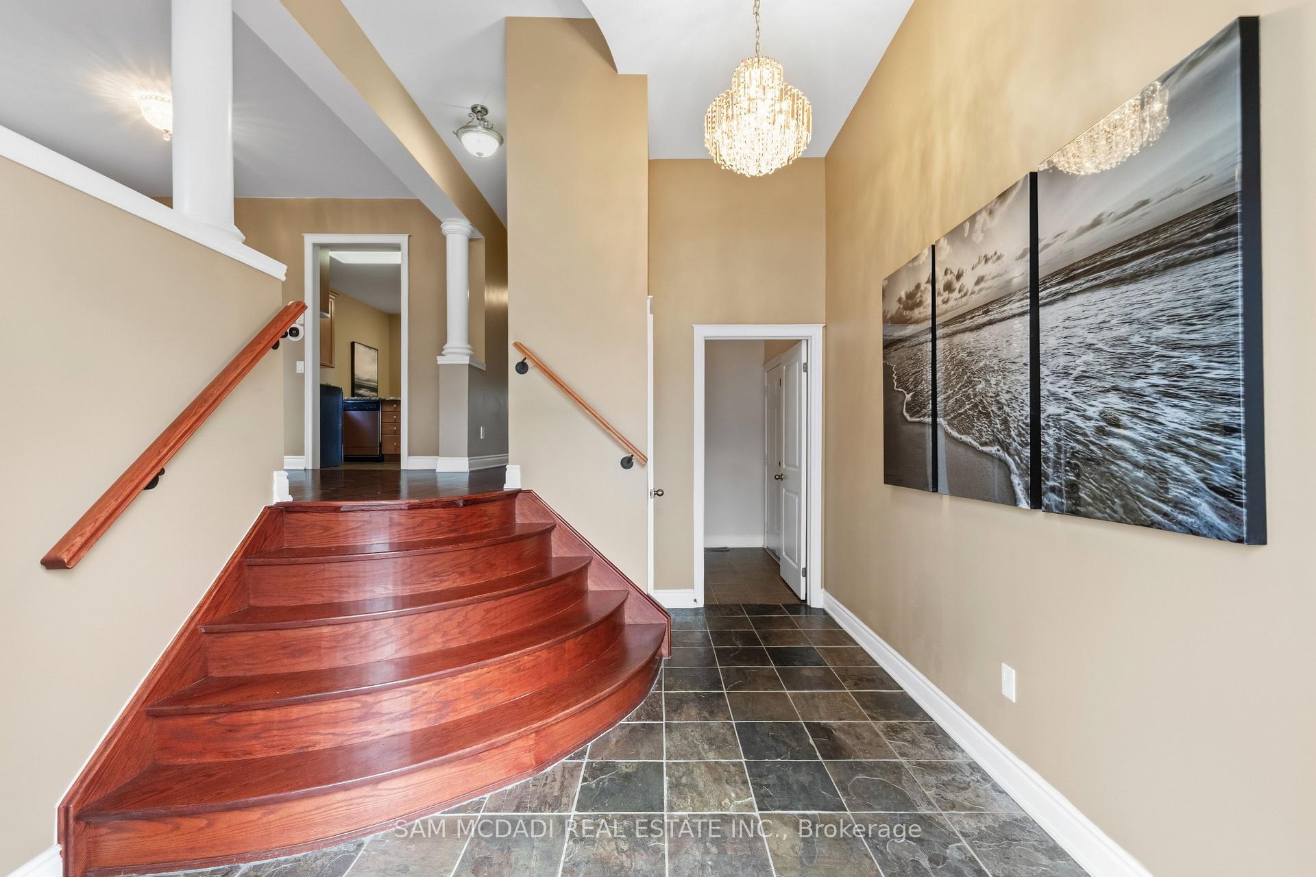 15 Eaglesprings Crescent