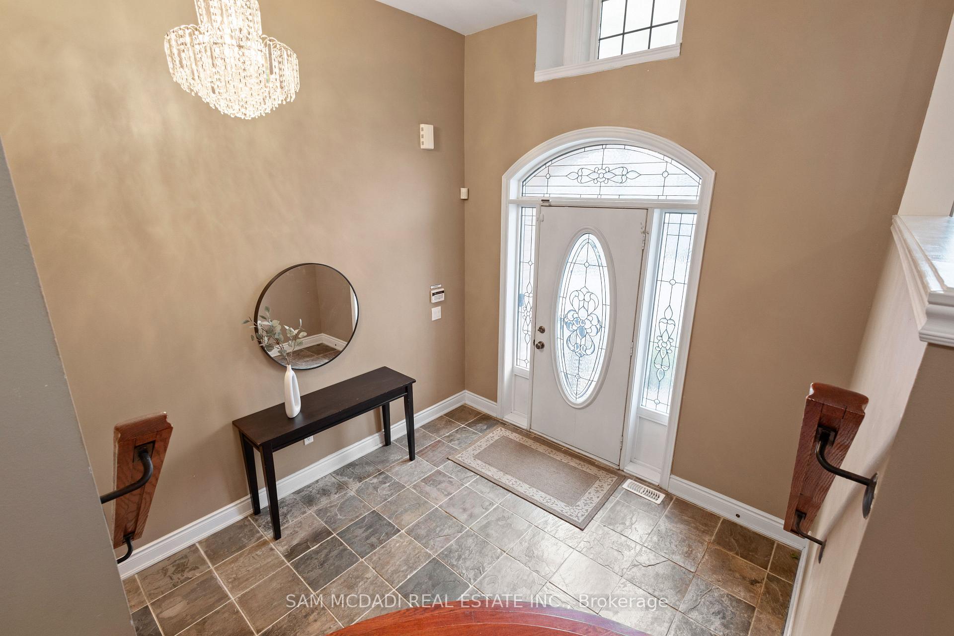 15 Eaglesprings Crescent