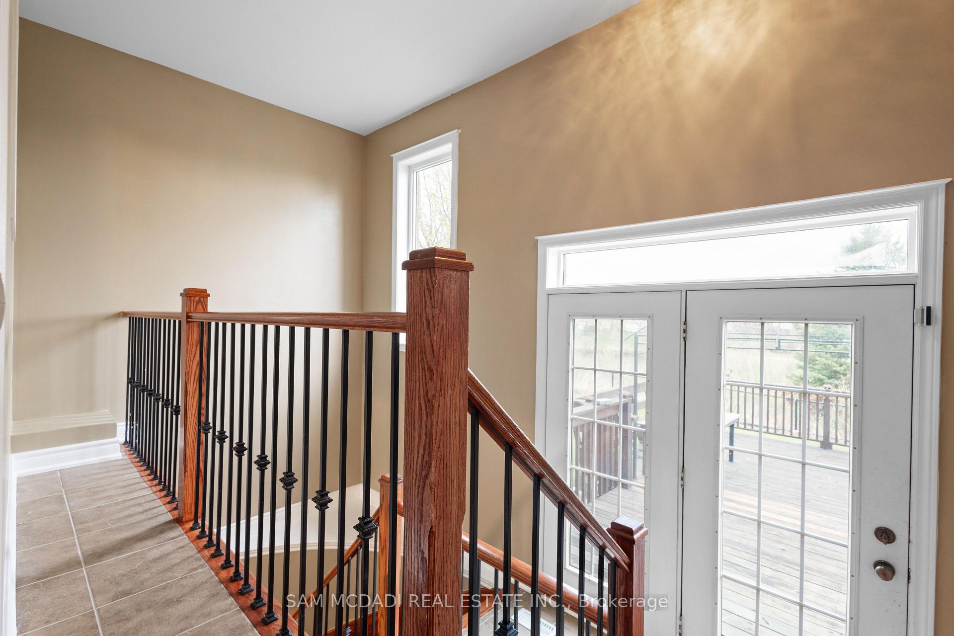 15 Eaglesprings Crescent