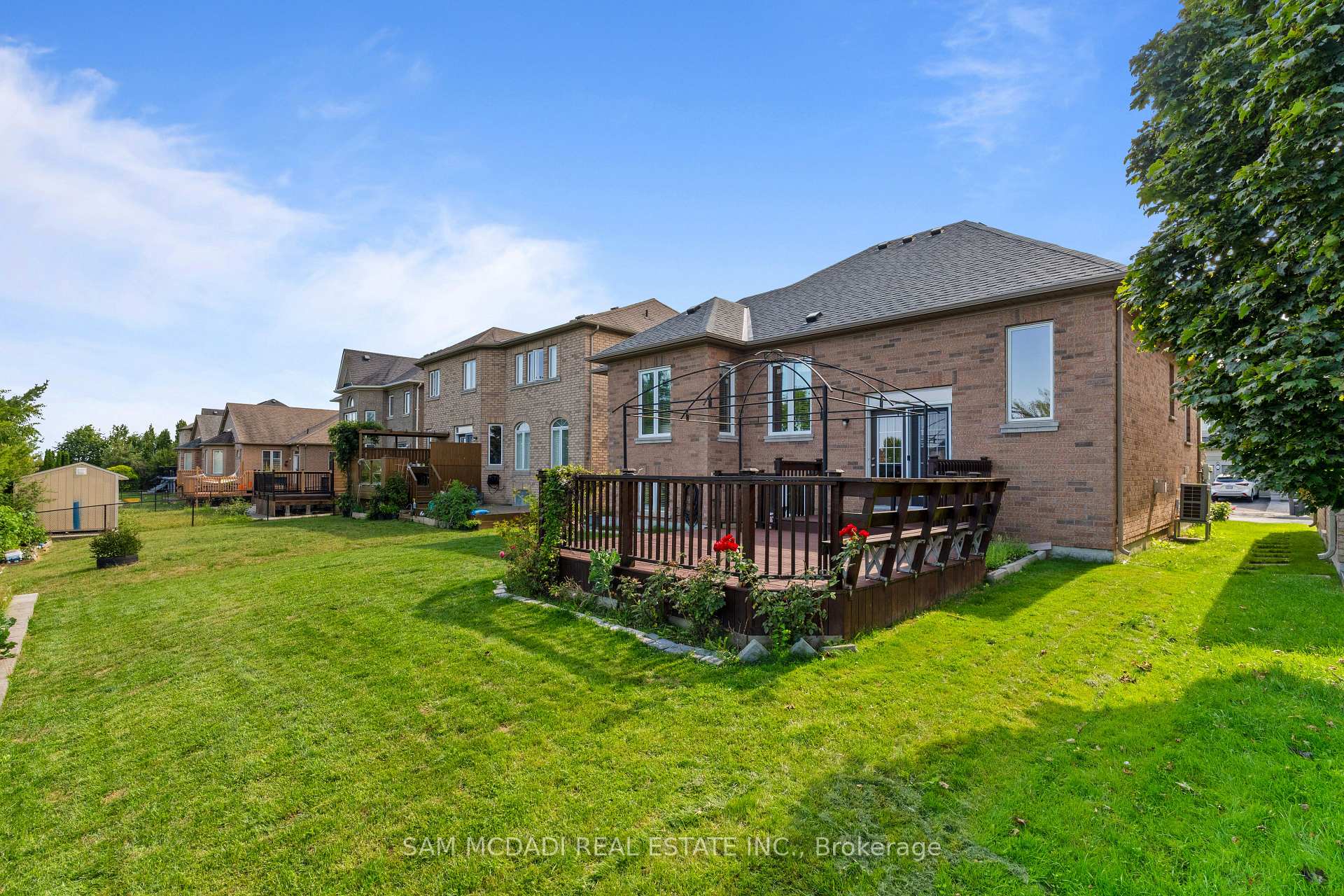 15 Eaglesprings Crescent