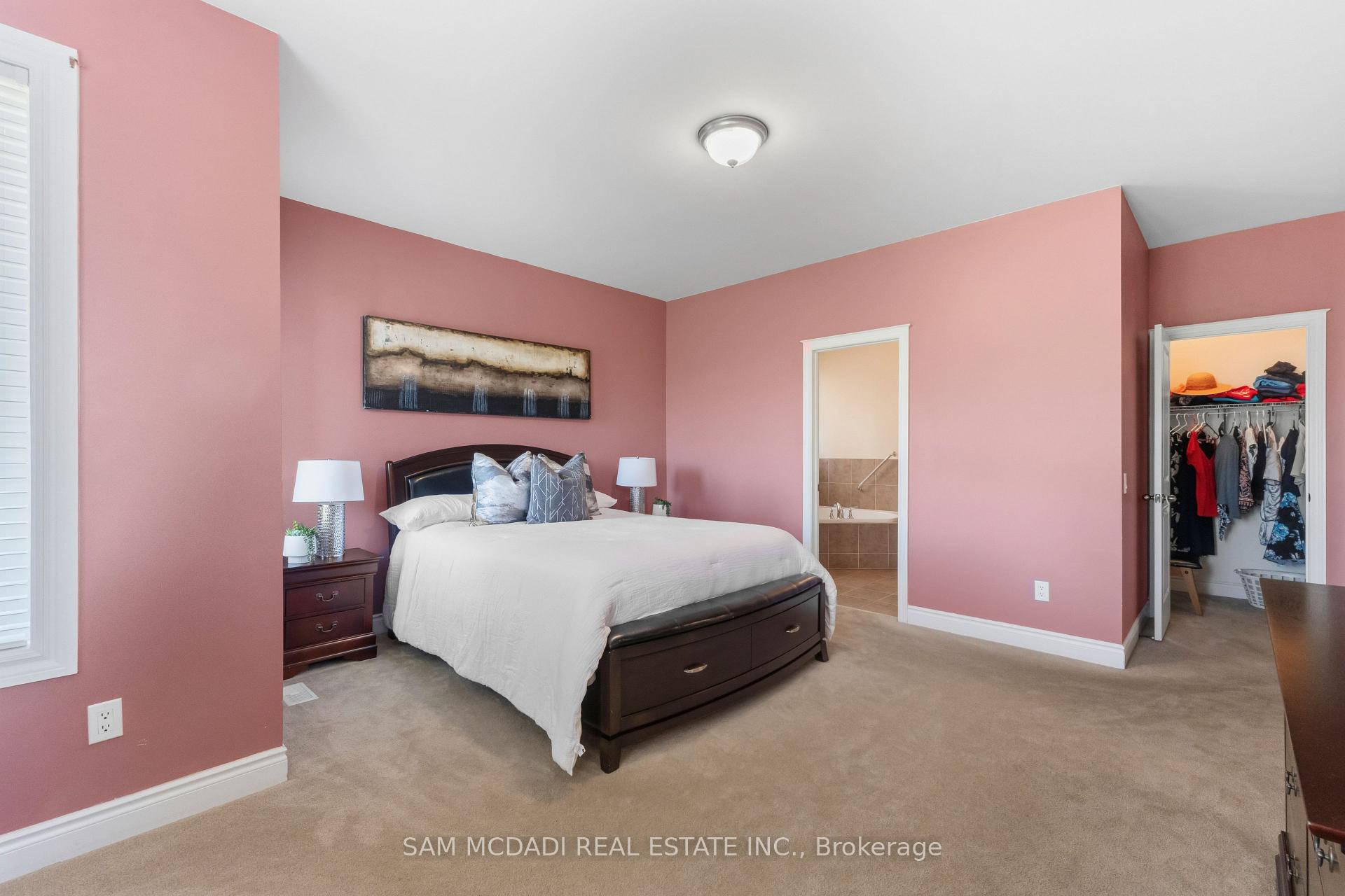 15 Eaglesprings Crescent