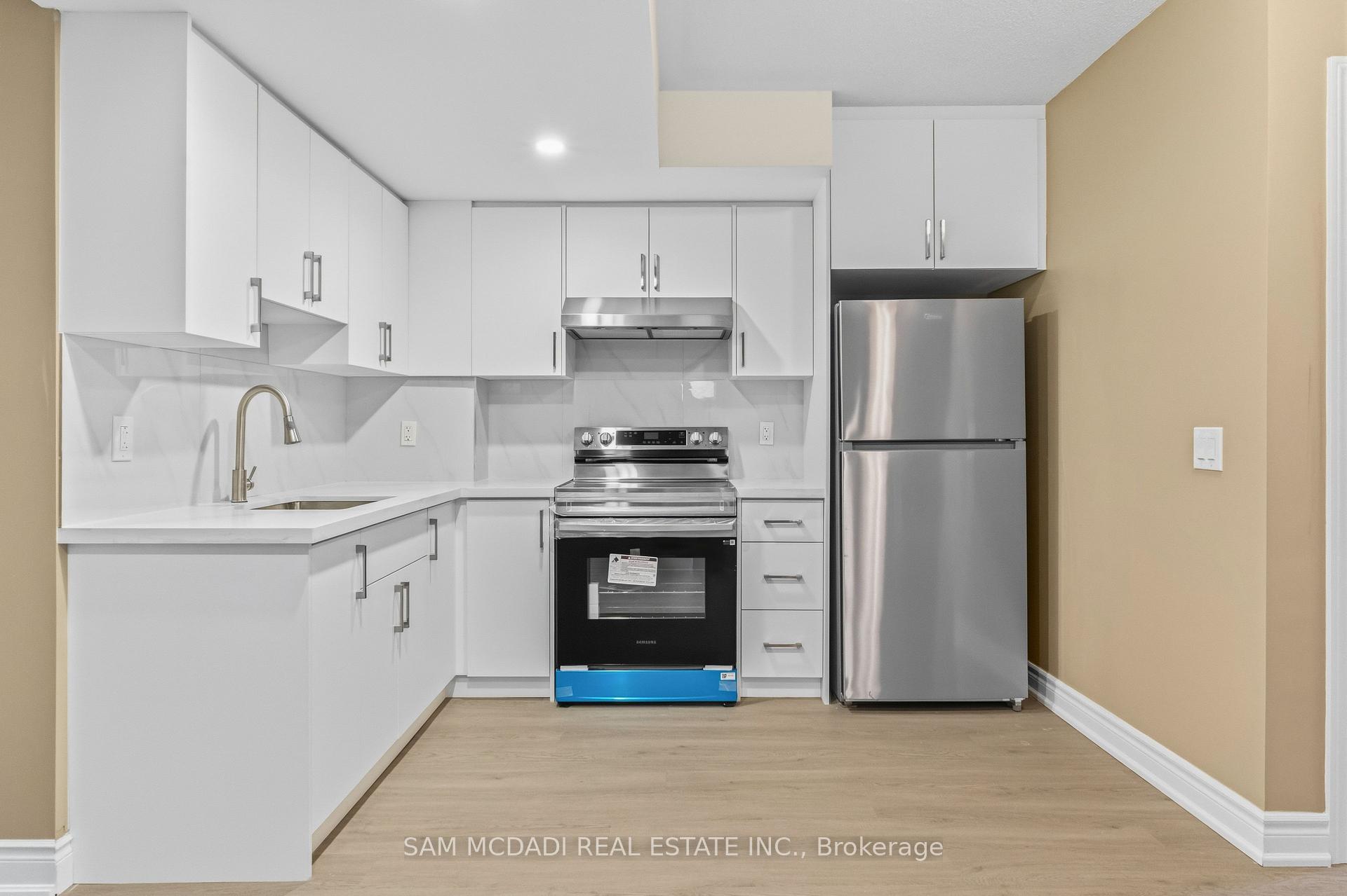 15 Eaglesprings Crescent