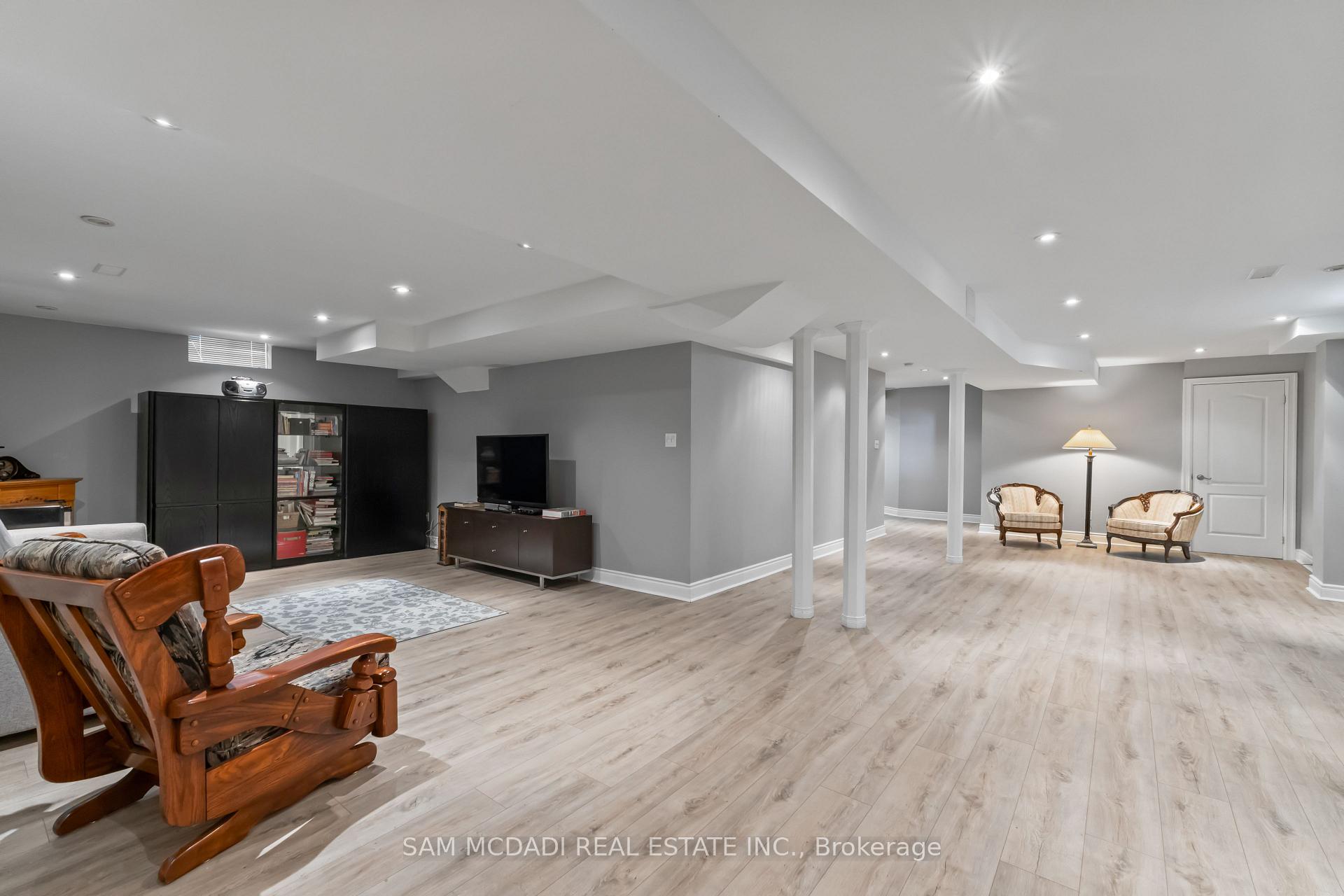 2476 Palmerston Road