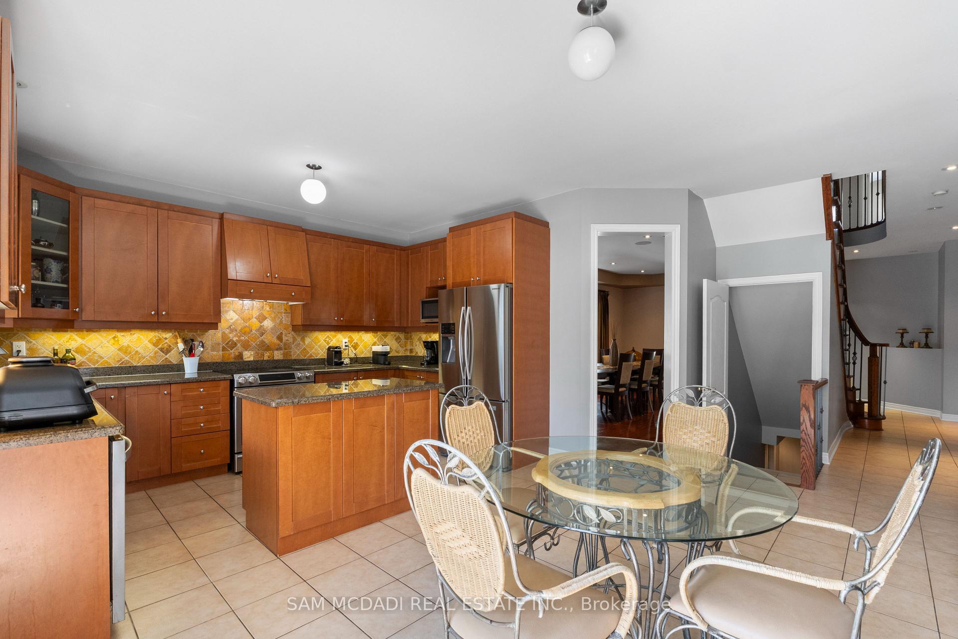 2476 Palmerston Road