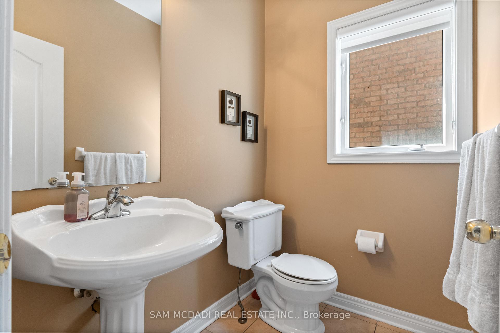 2476 Palmerston Road