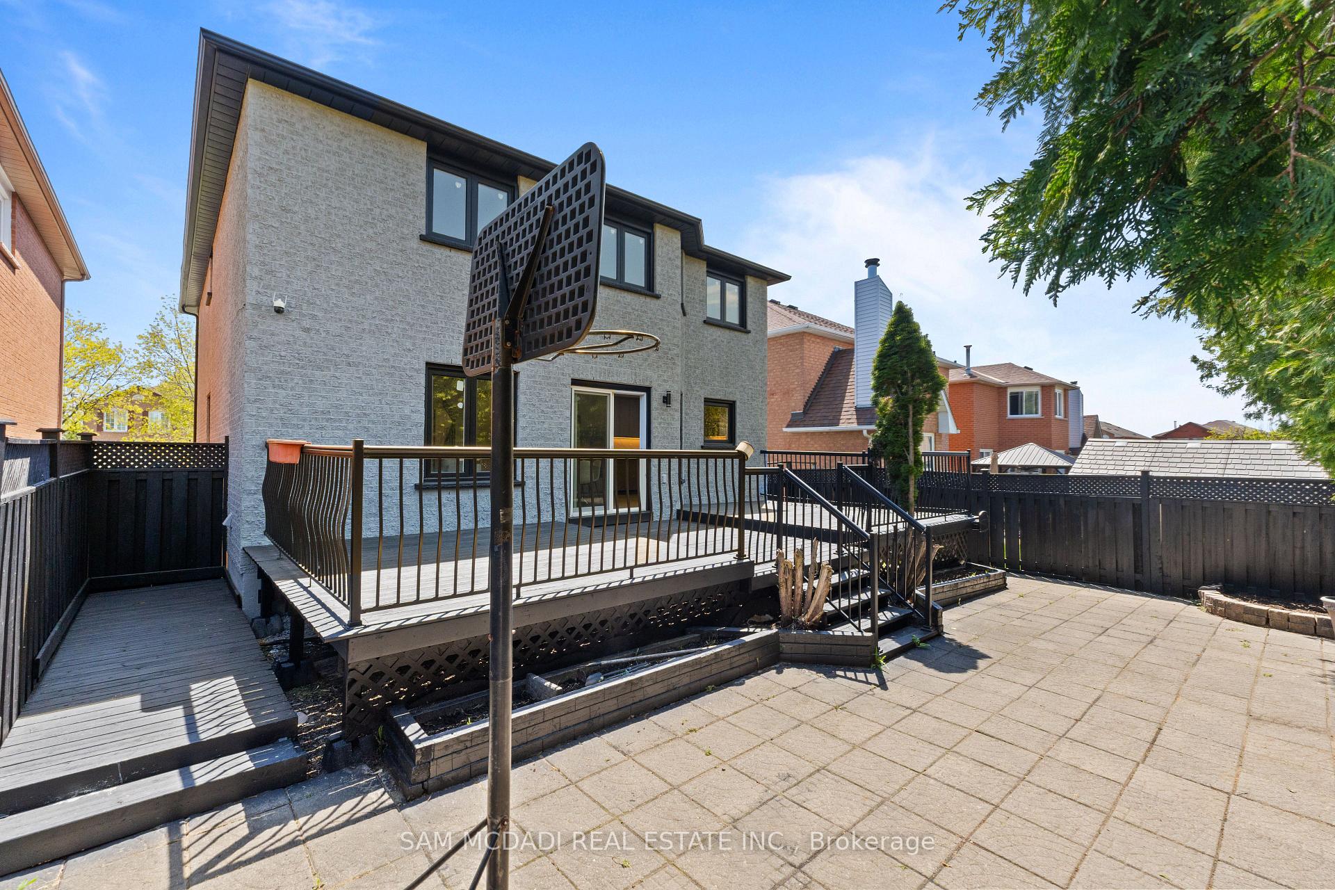 1521 Roseway Drive