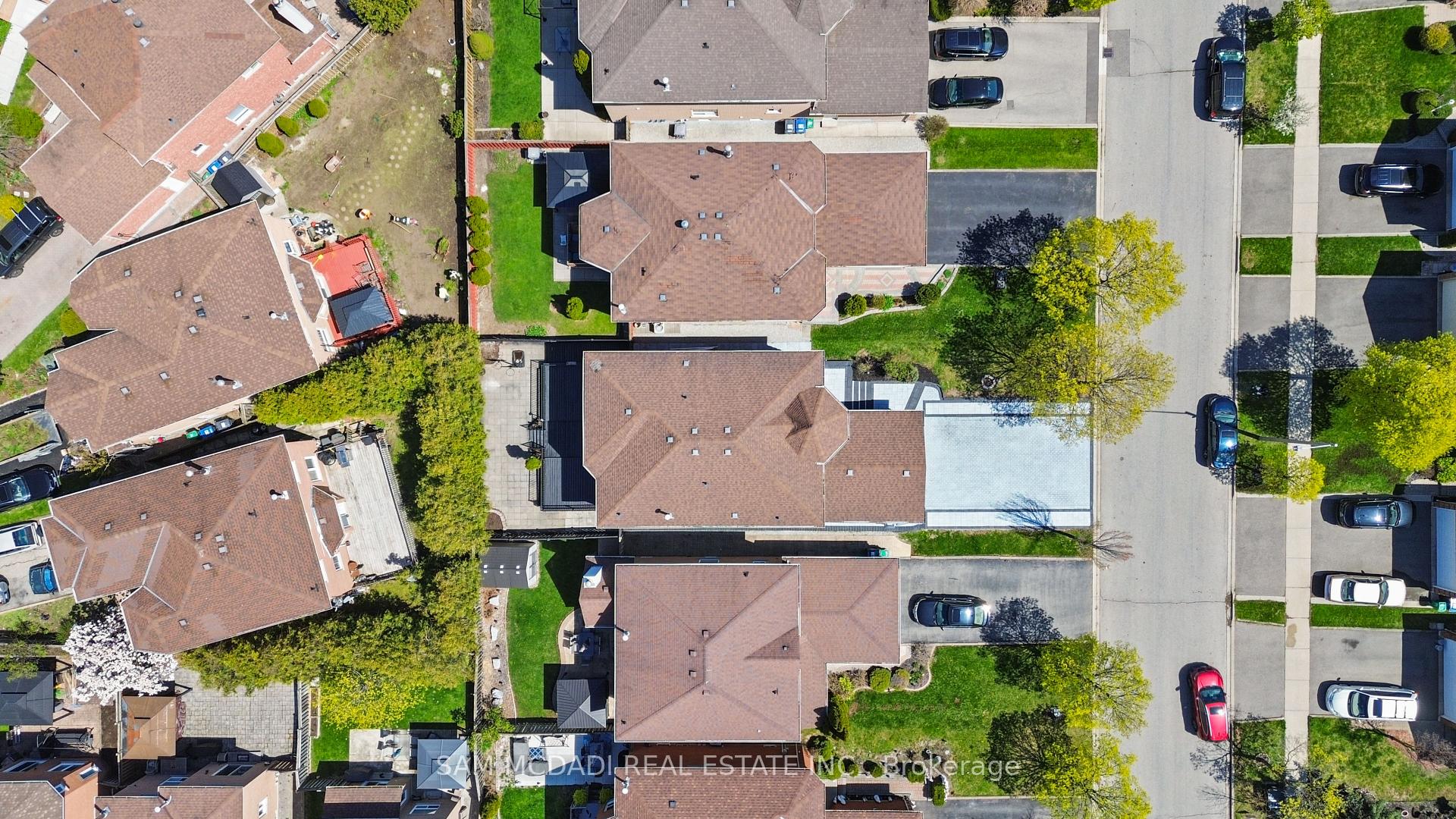 1521 Roseway Drive