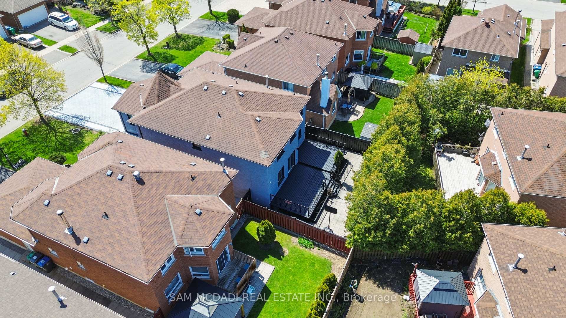 1521 Roseway Drive