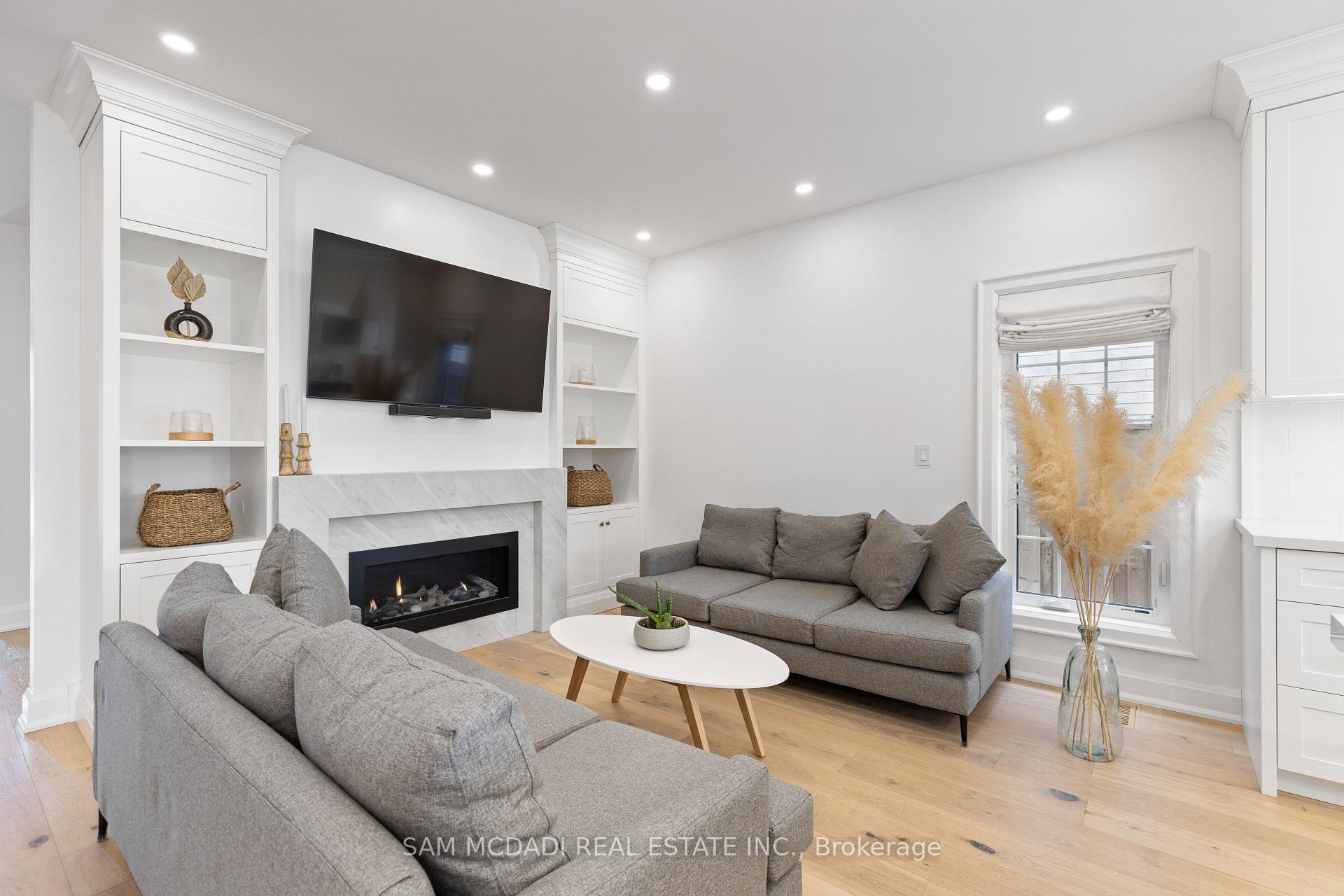 4 Iroquois Avenue