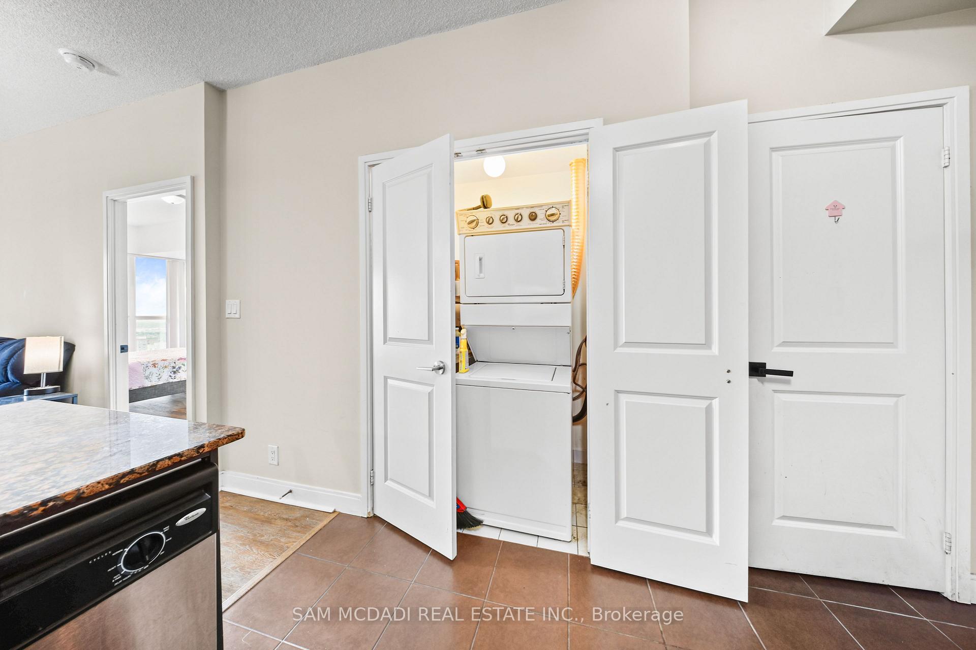 60 Absolute Avenue 2408