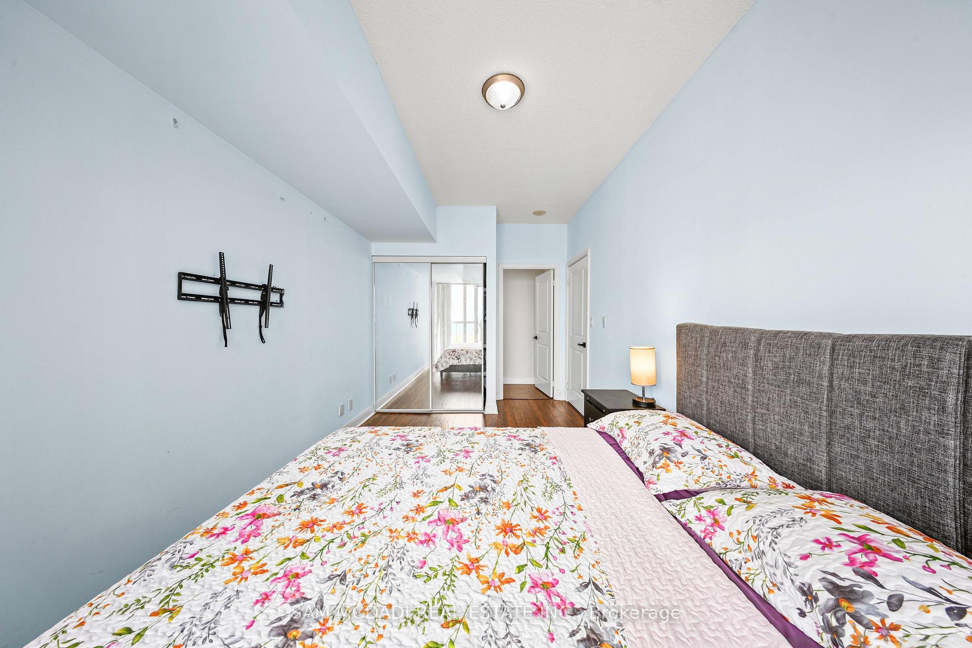 60 Absolute Avenue 2408