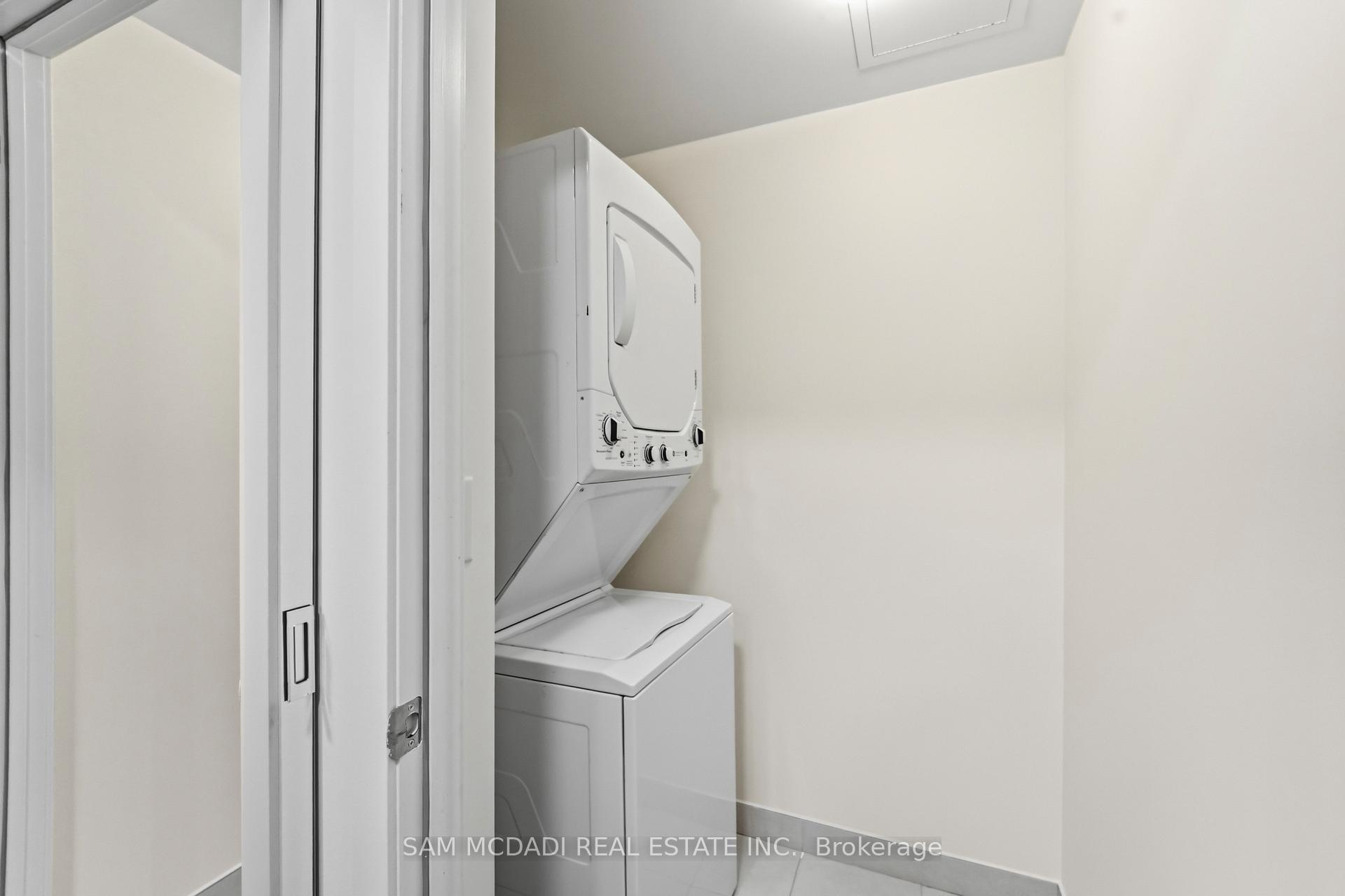 1830 Bloor Street W 817, Toronto Unit: 817