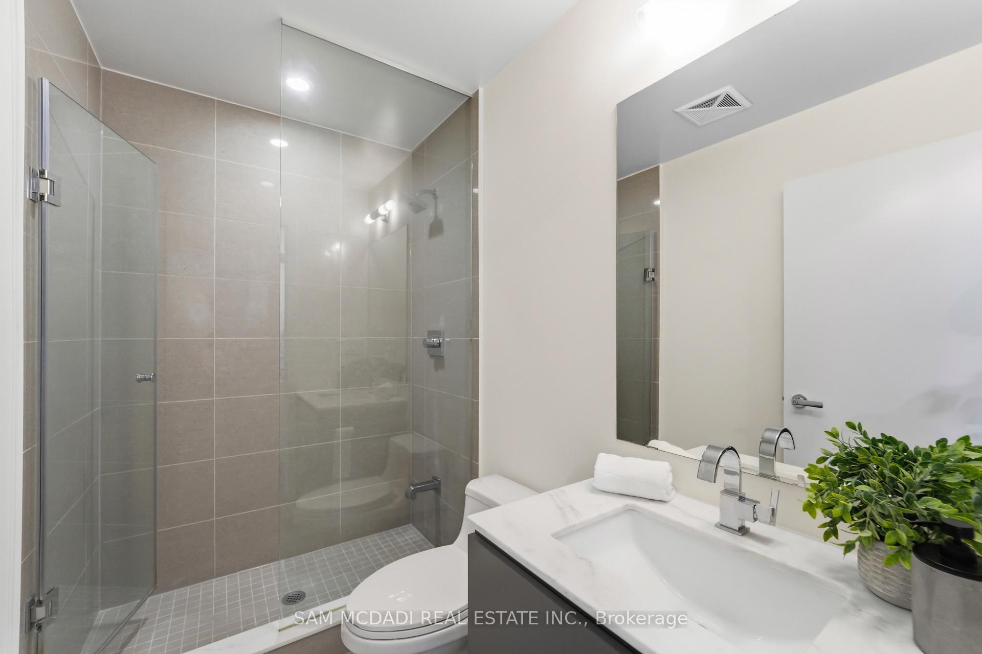 1830 Bloor Street W 817, Toronto Unit: 817