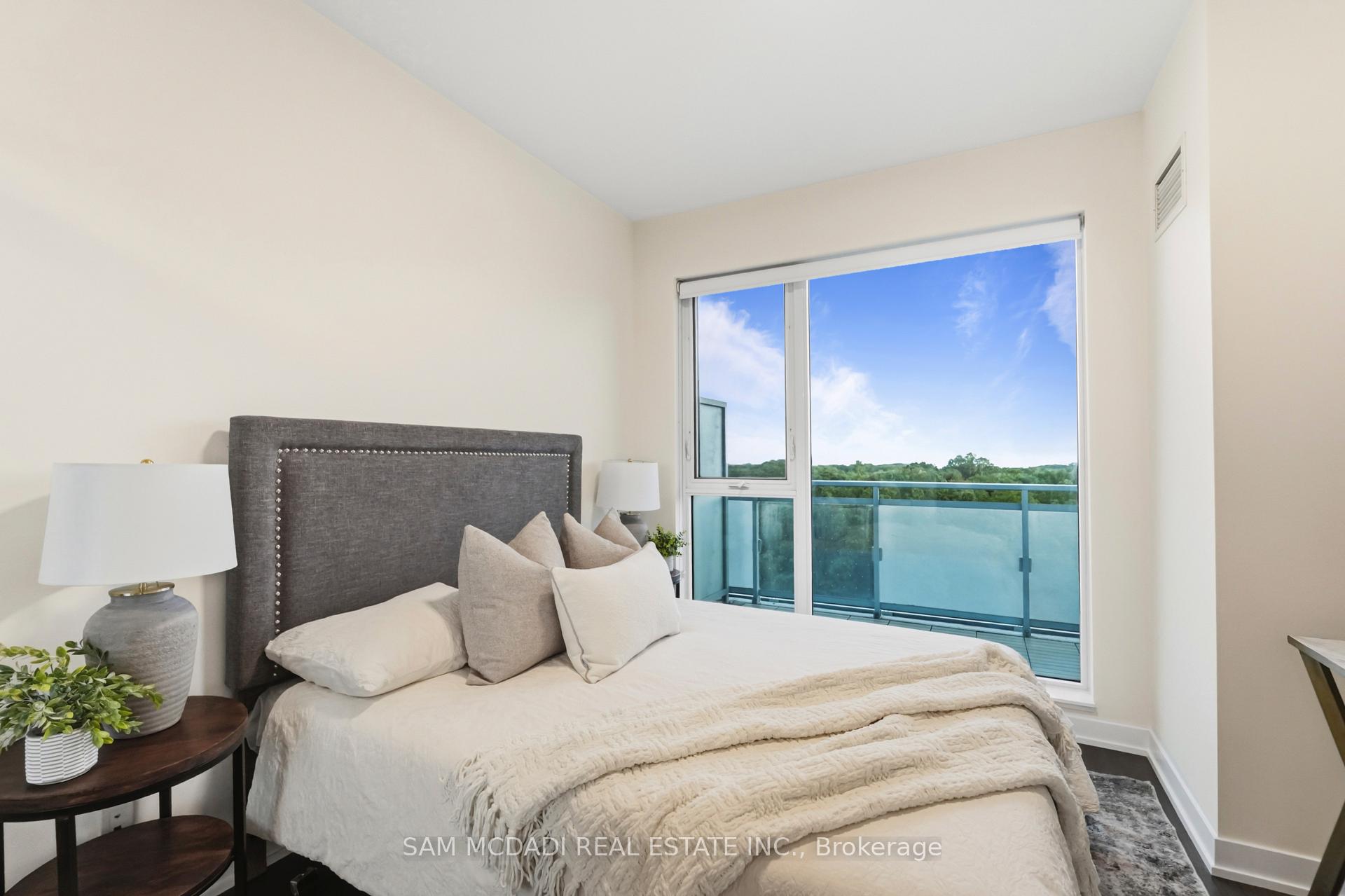 1830 Bloor Street W 817, Toronto Unit: 817