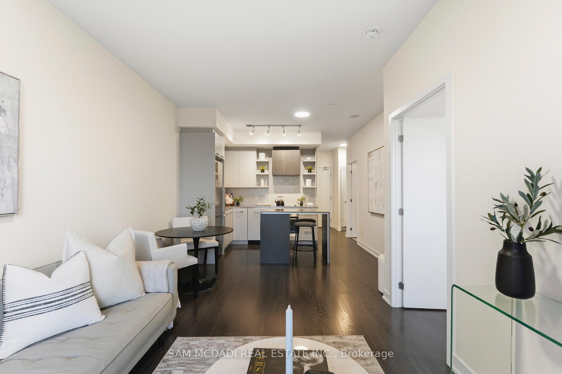 1830 Bloor Street W 817, Toronto Unit: 817
