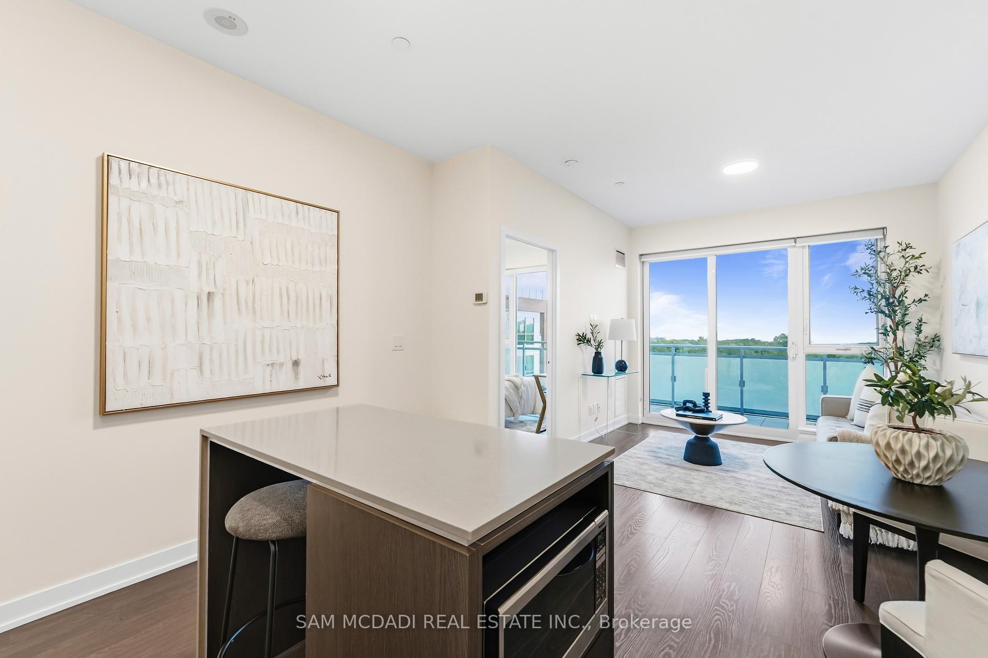 1830 Bloor Street W 817, Toronto Unit: 817