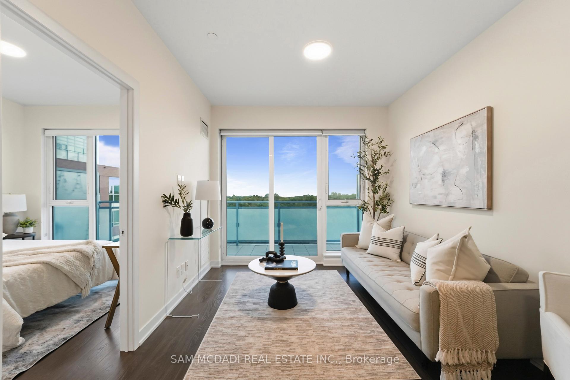 1830 Bloor Street W 817, Toronto Unit: 817
