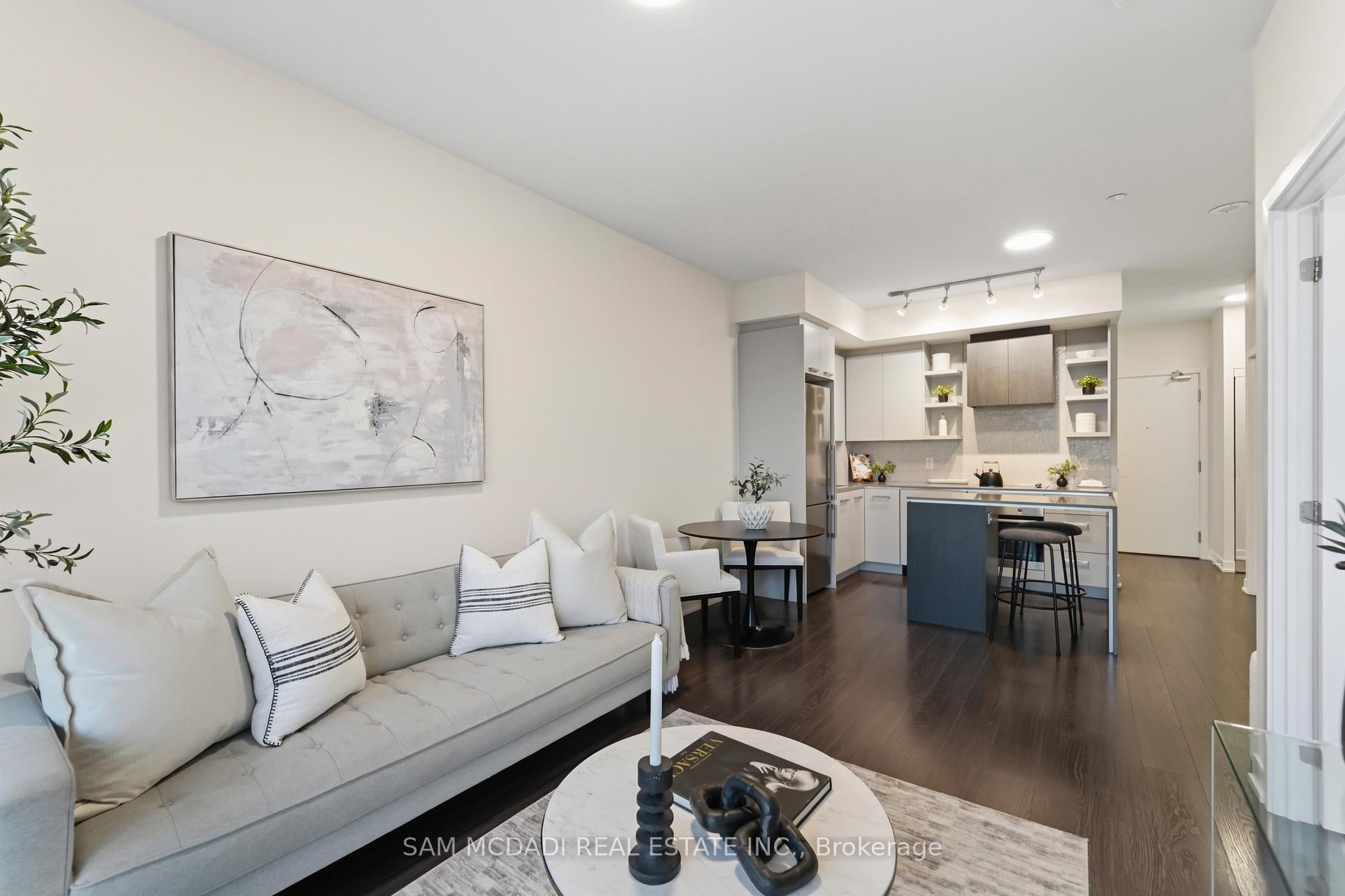 1830 Bloor Street W 817, Toronto Unit: 817