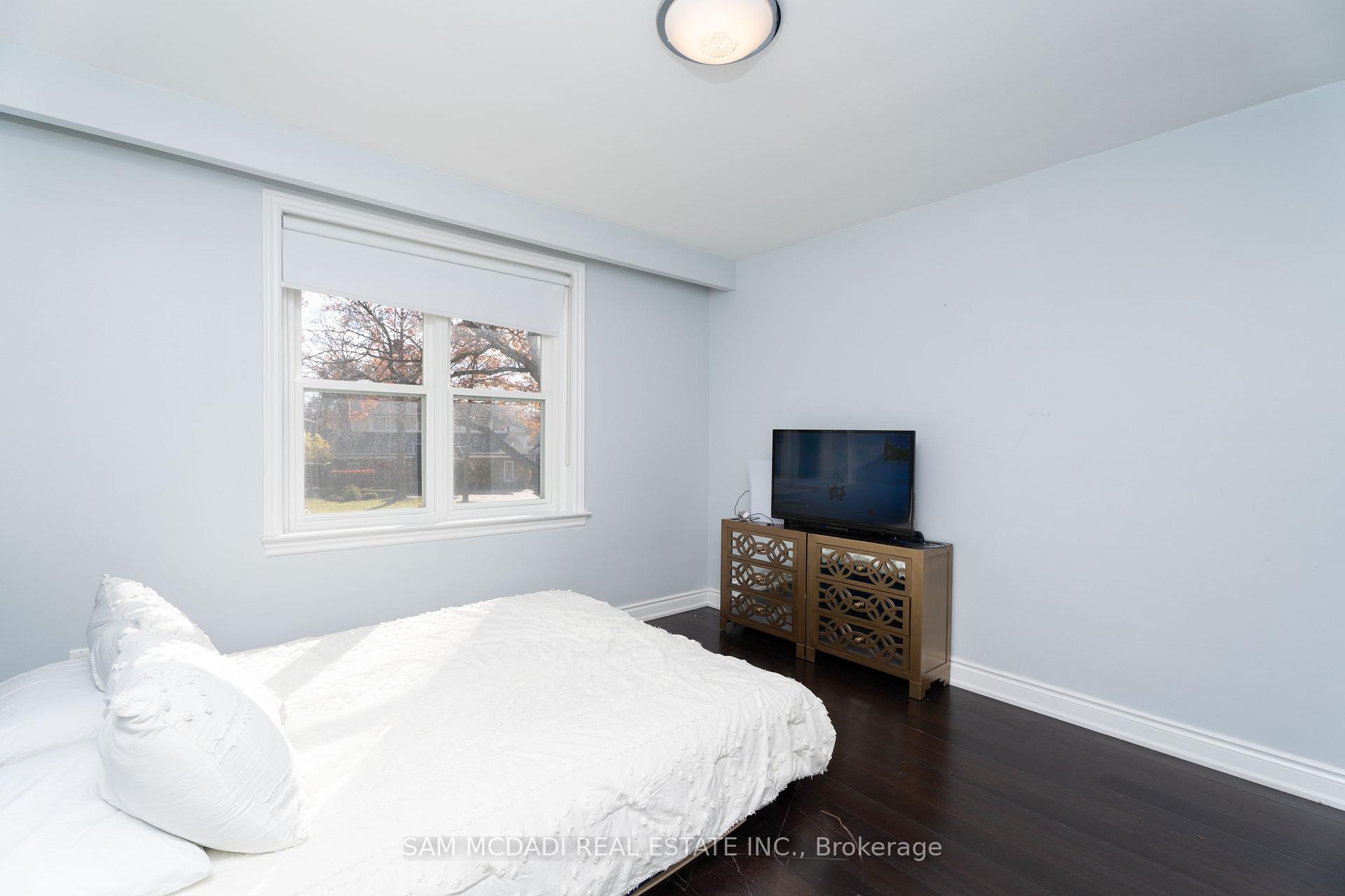 54 Bearbury Drive, Toronto