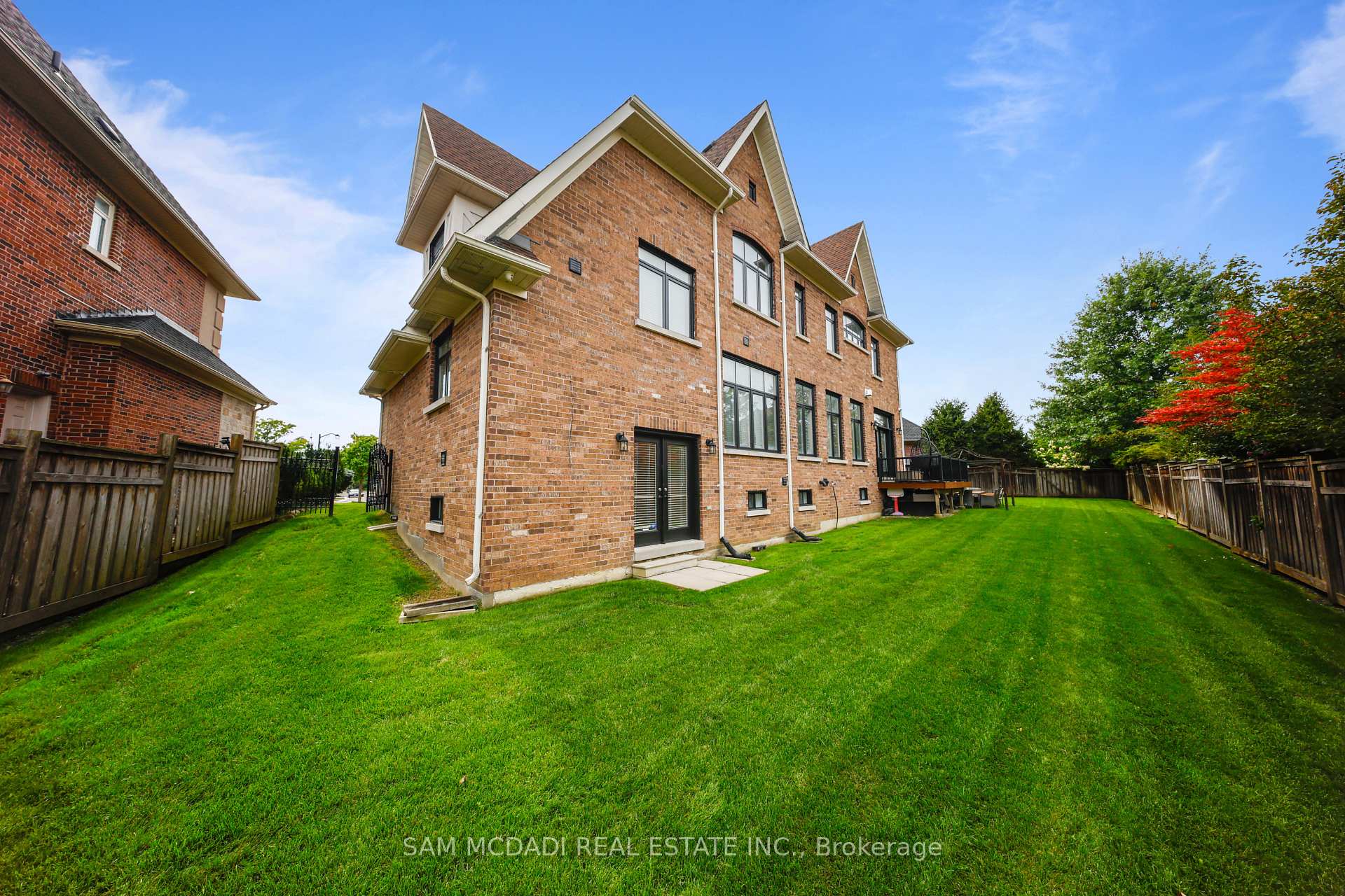 950 Fredonia Drive