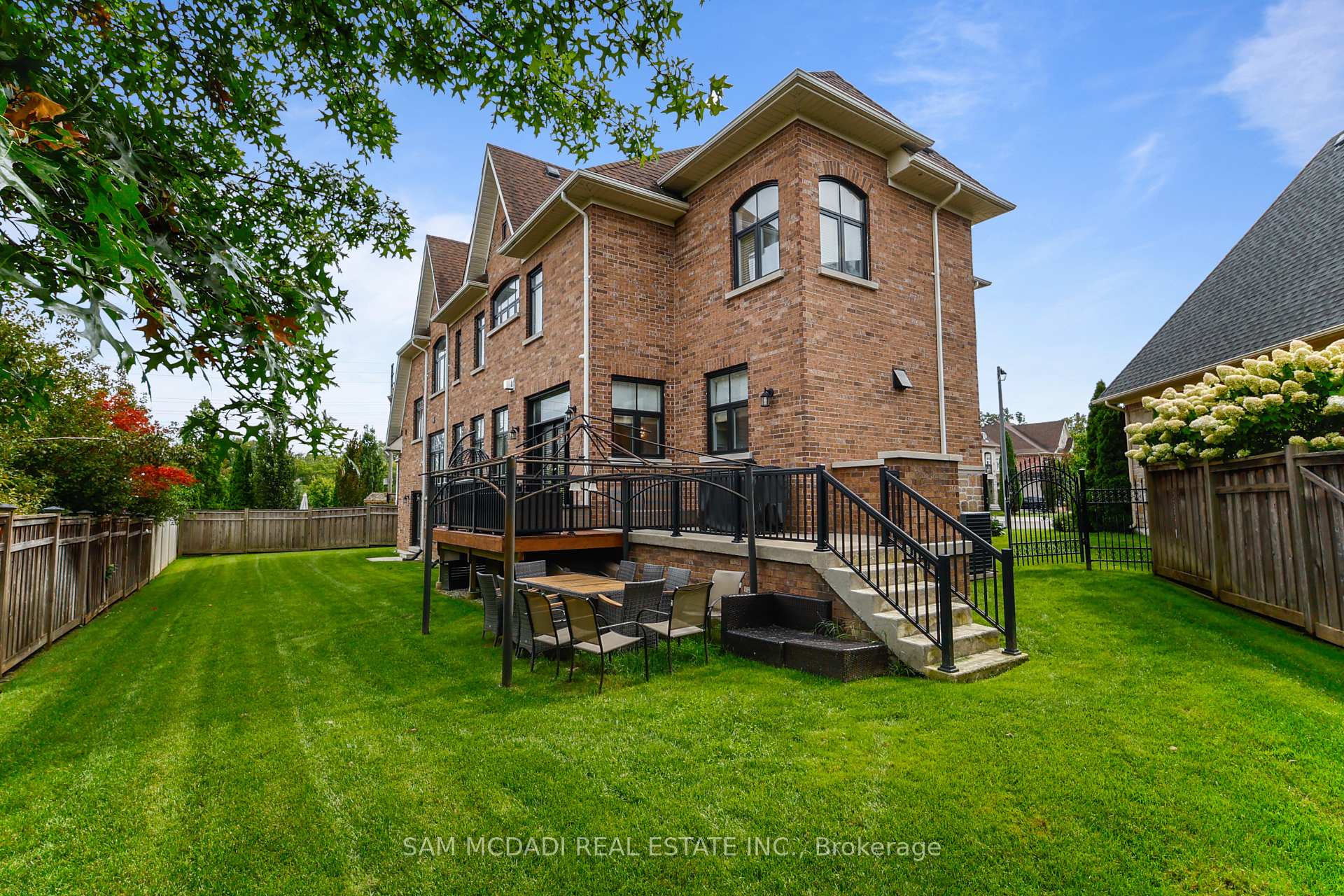 950 Fredonia Drive