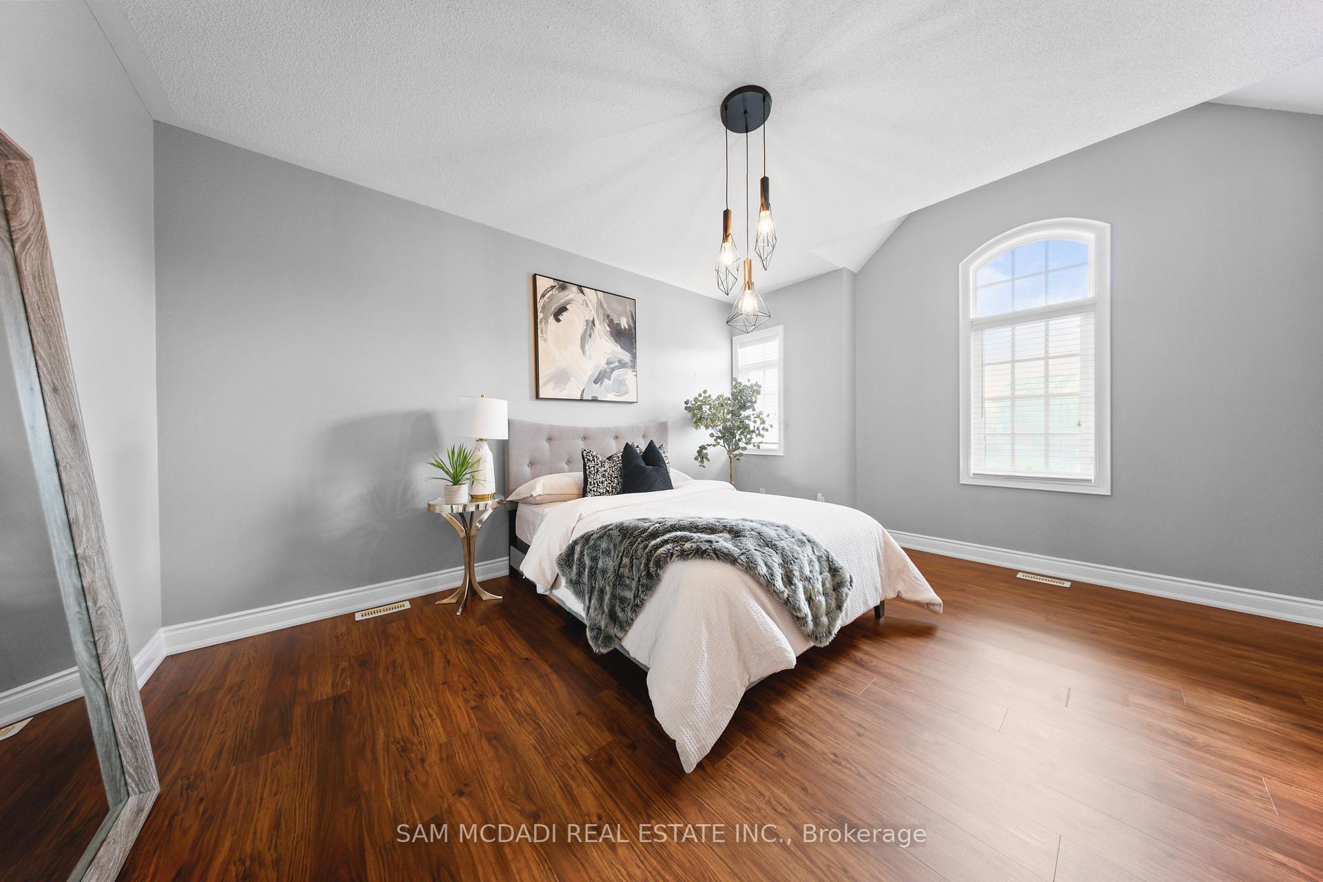 950 Fredonia Drive