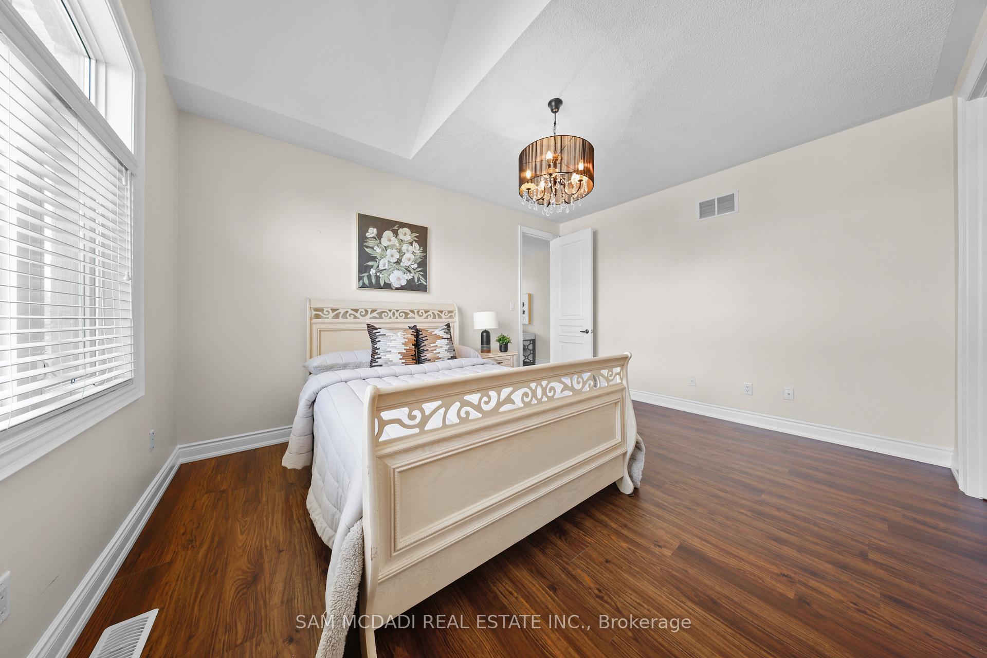 950 Fredonia Drive