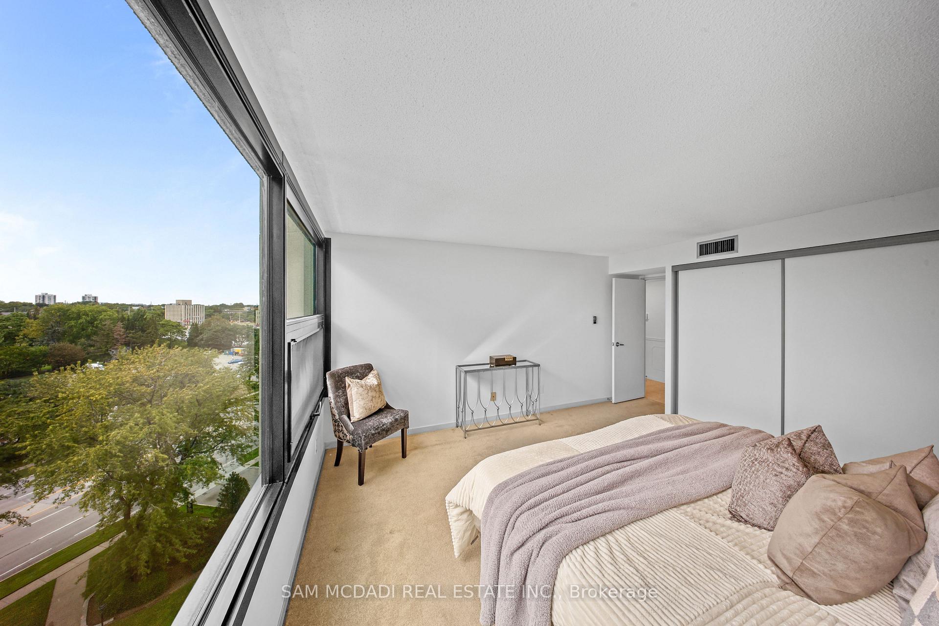 1300 Bloor Street 1007