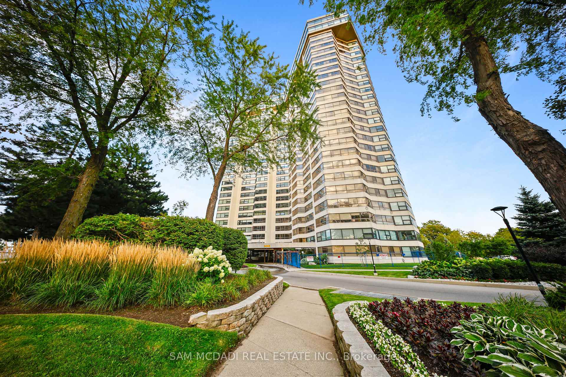 1300 Bloor Street 1007