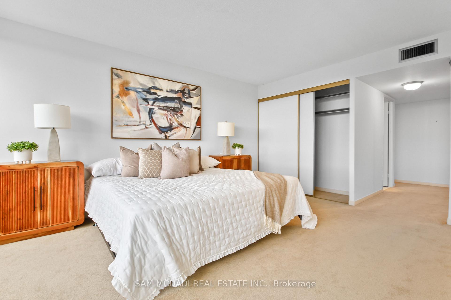 1300 Bloor Street 1007