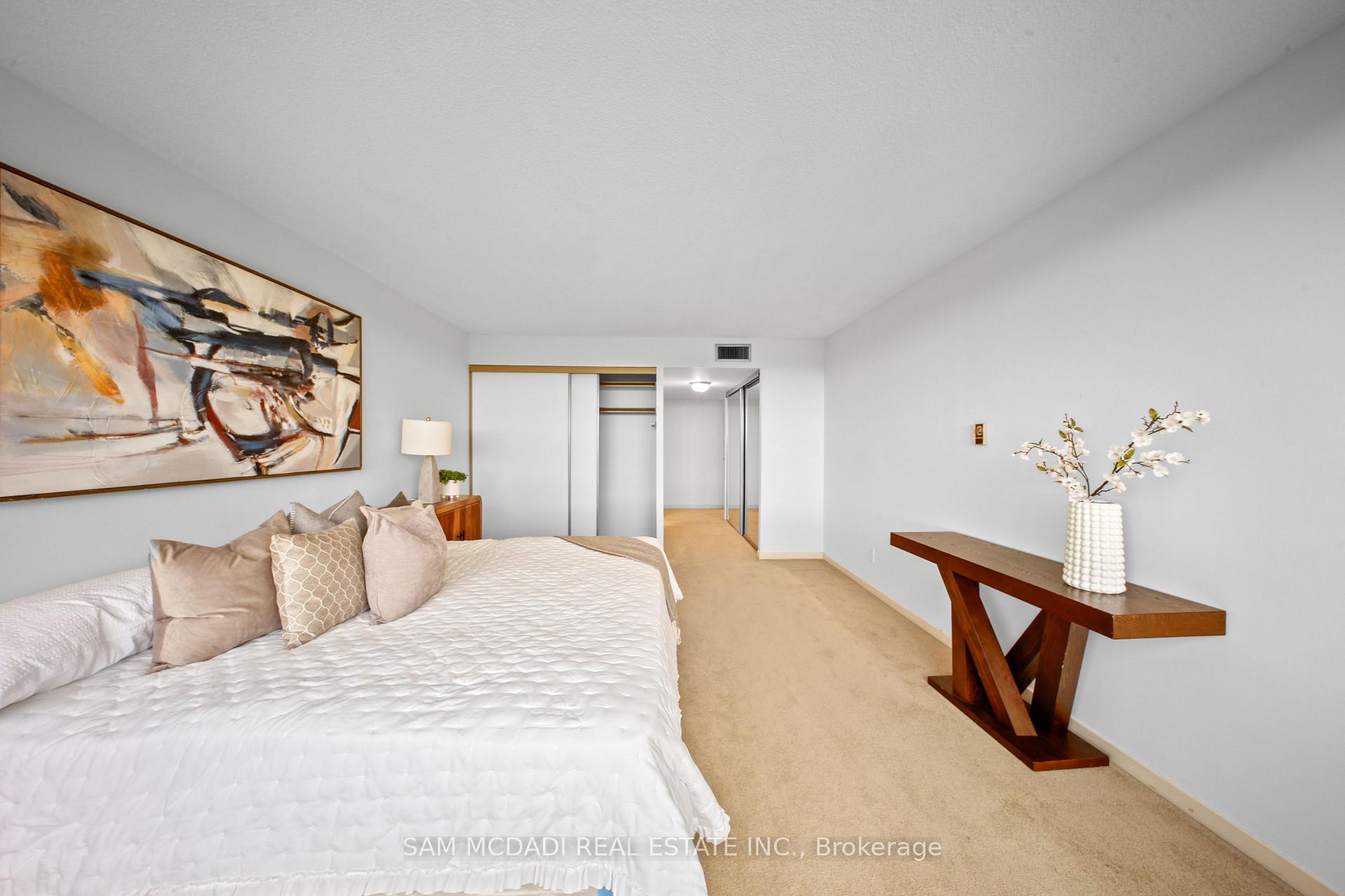 1300 Bloor Street 1007