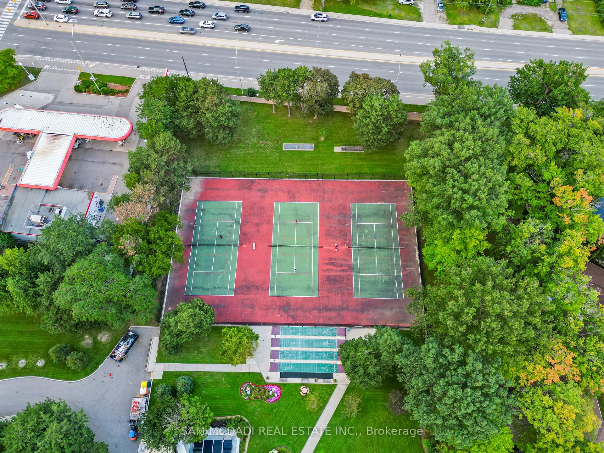 1300 Bloor Street 1007