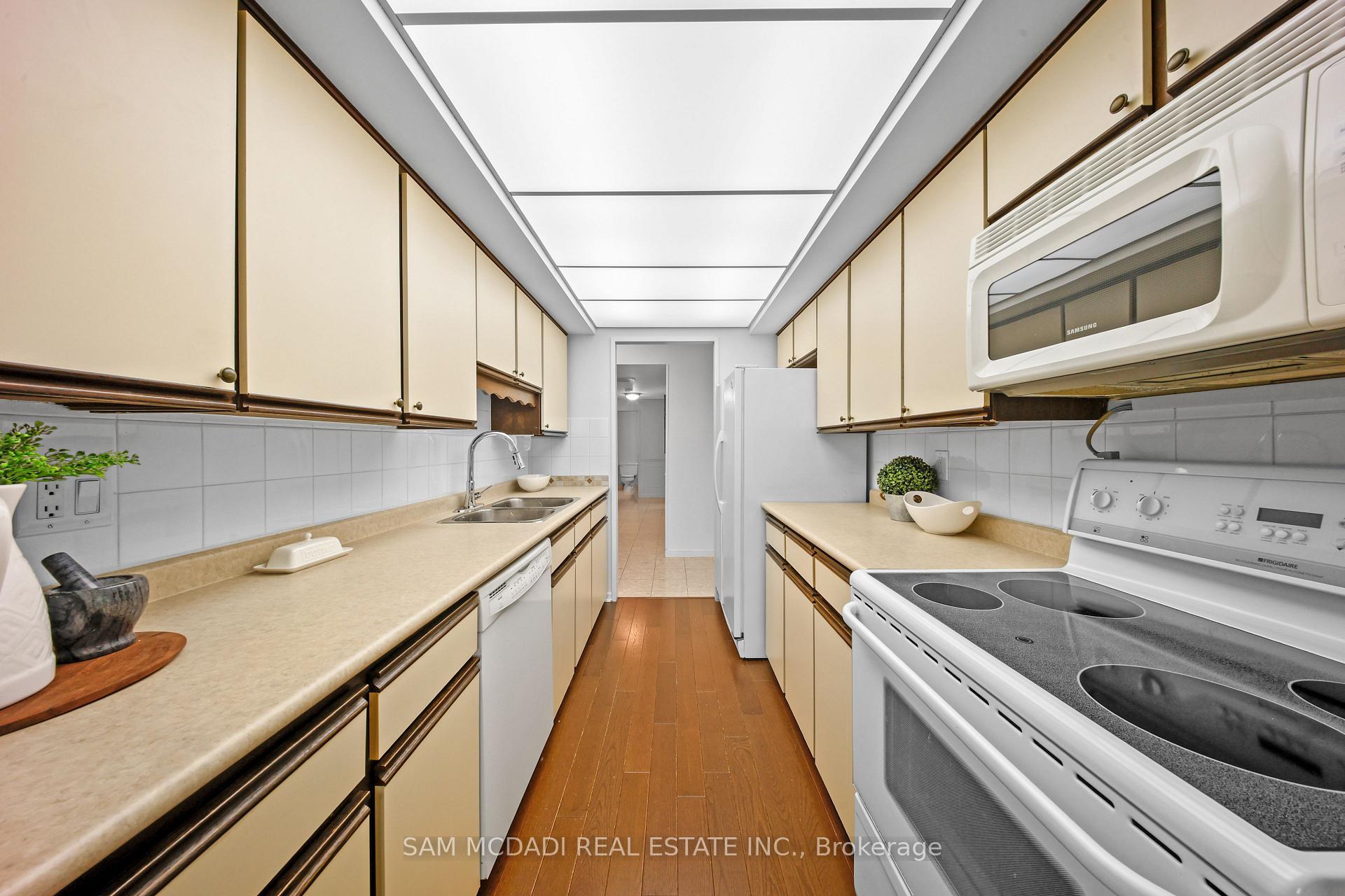 1300 Bloor Street 1007