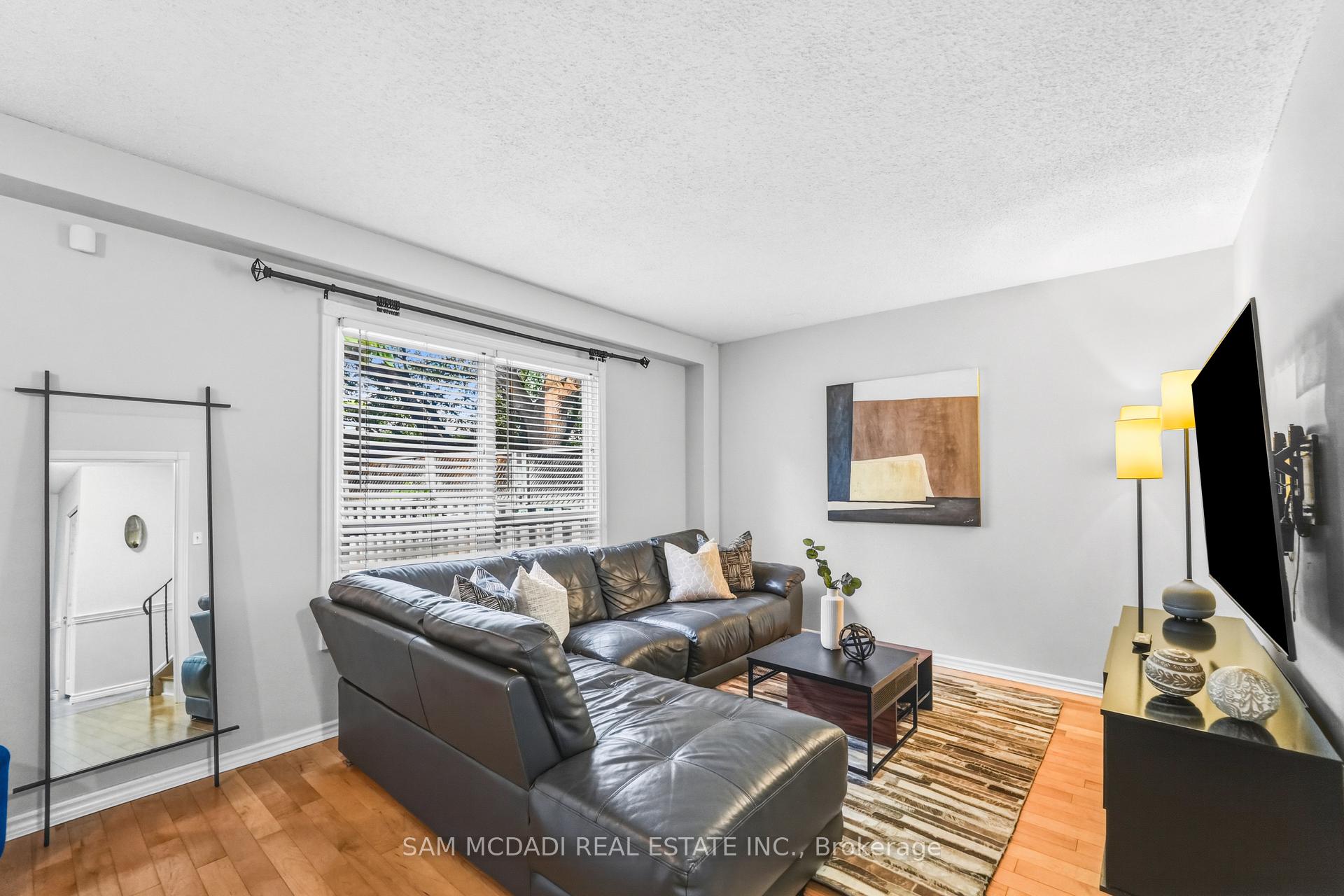 6954 Cadiz Crescent