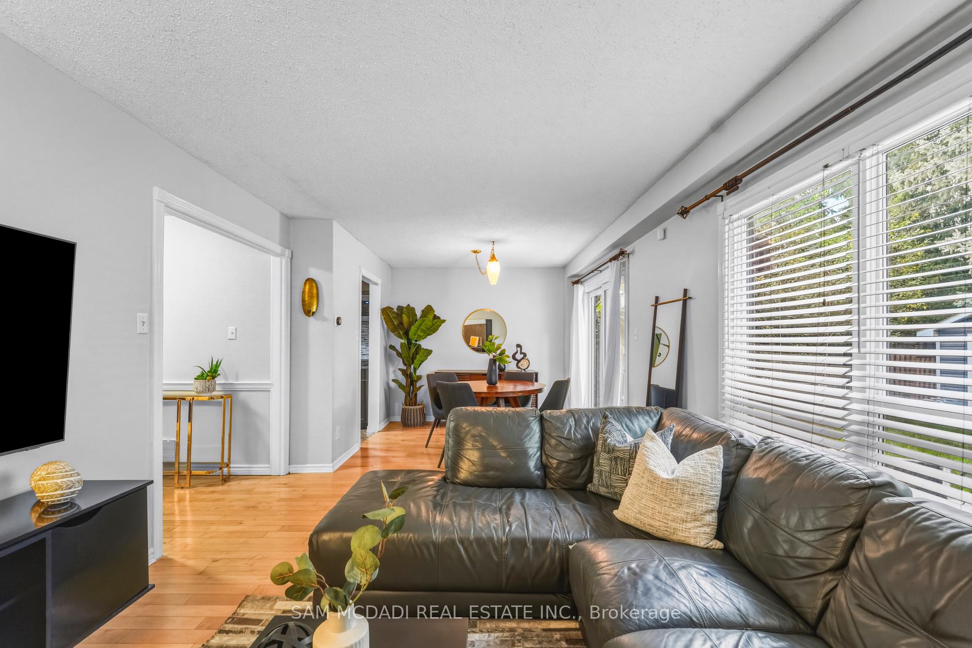 6954 Cadiz Crescent