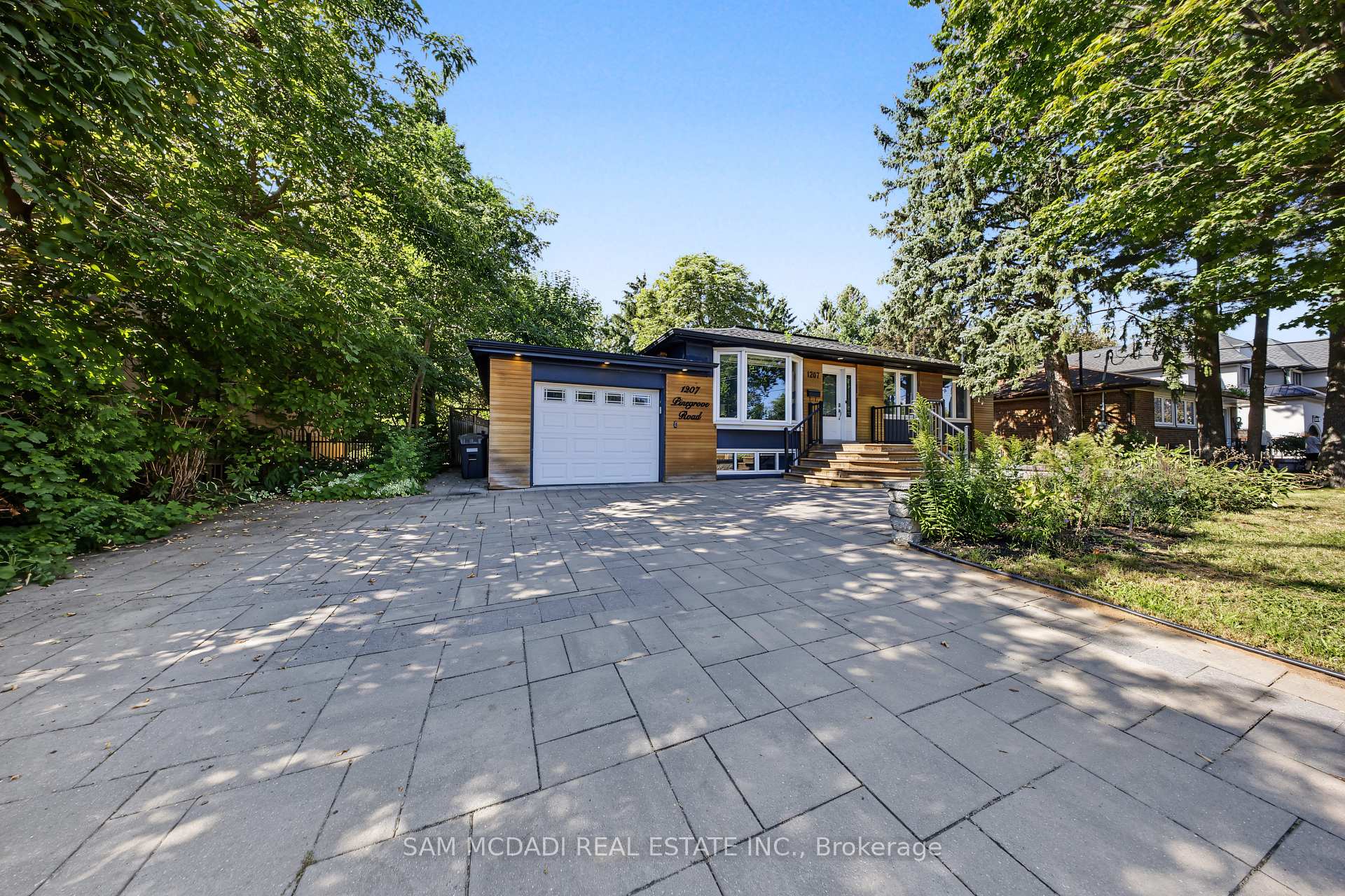 1207 Pinegrove Road