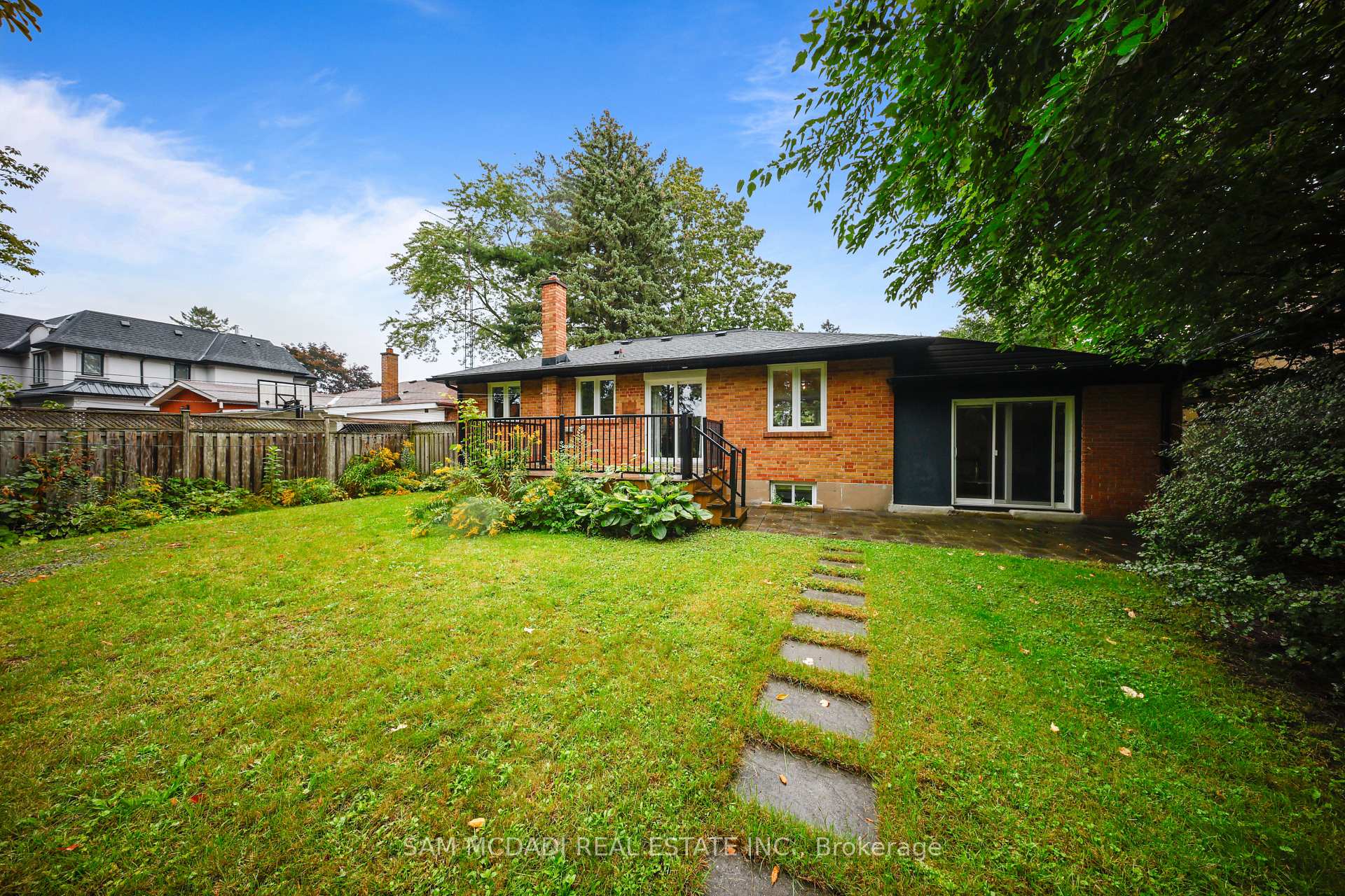 1207 Pinegrove Road