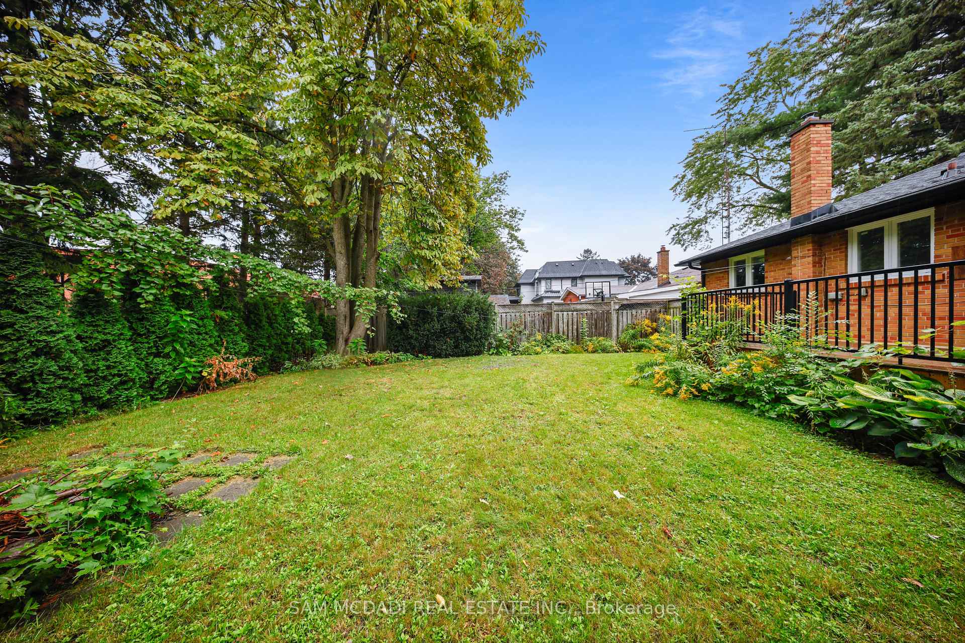 1207 Pinegrove Road