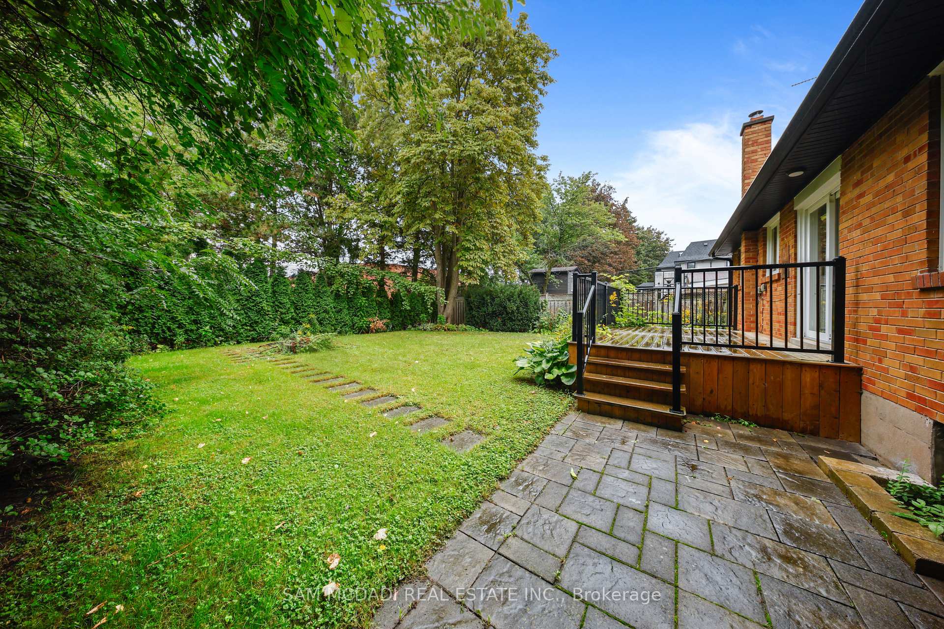 1207 Pinegrove Road