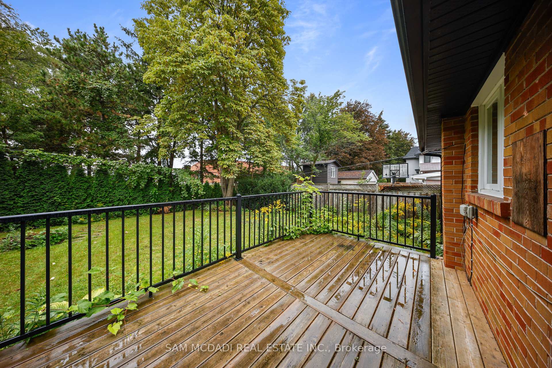 1207 Pinegrove Road
