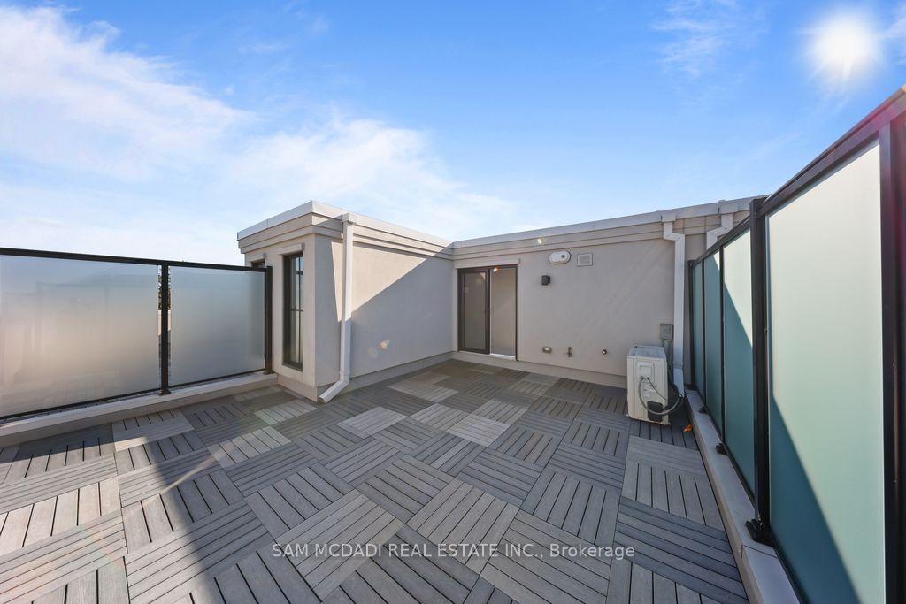 1180 Cawthra Road 102