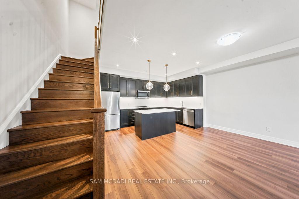 1180 Cawthra Road 102