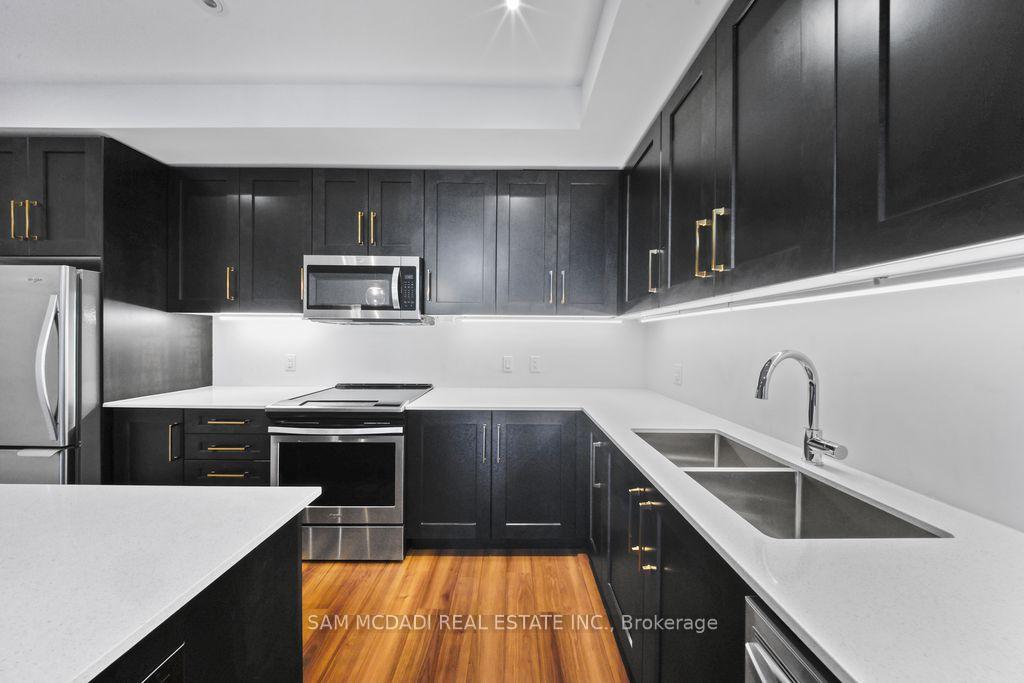 1180 Cawthra Road 102