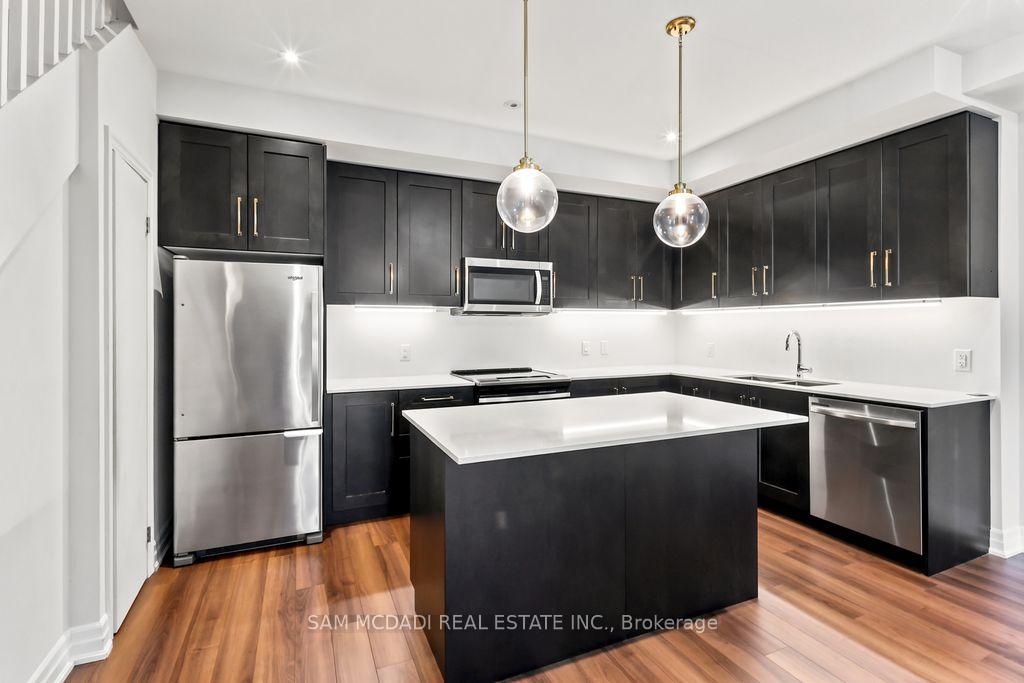 1180 Cawthra Road 102