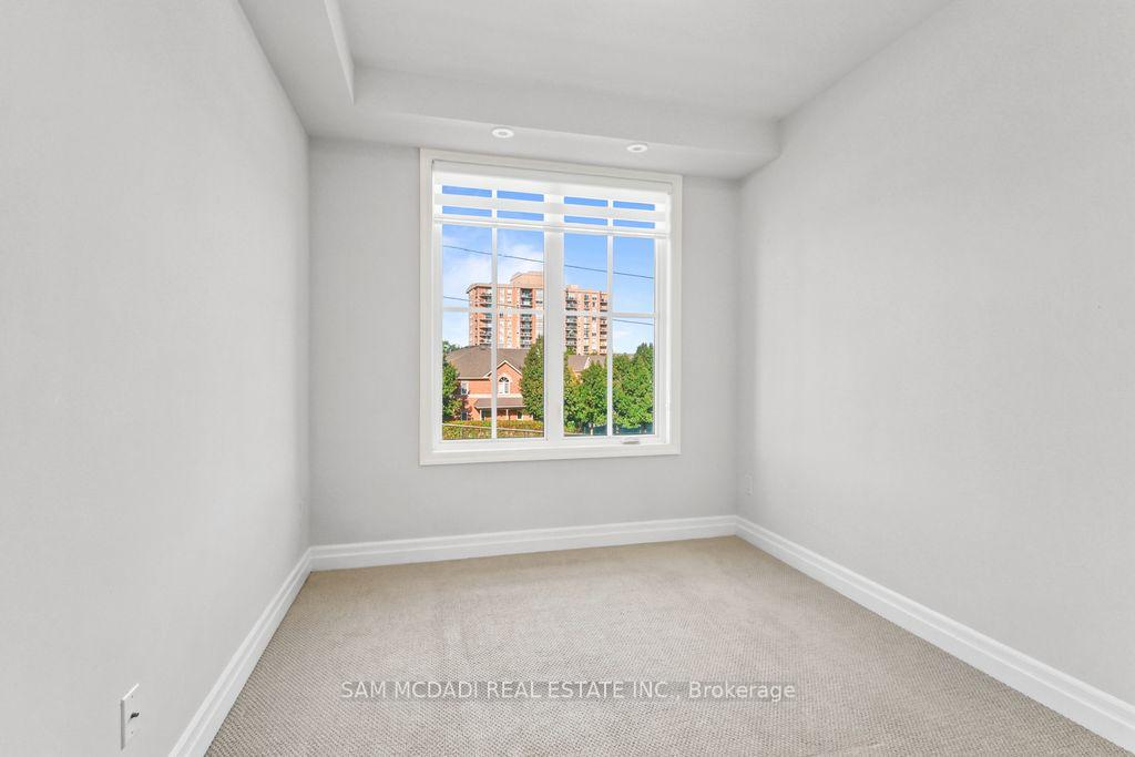 1180 Cawthra Road 102