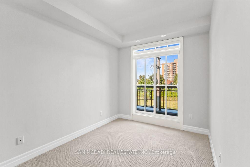 1180 Cawthra Road 102