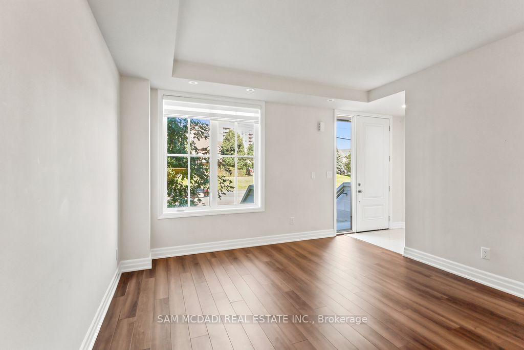 1180 Cawthra Road 102
