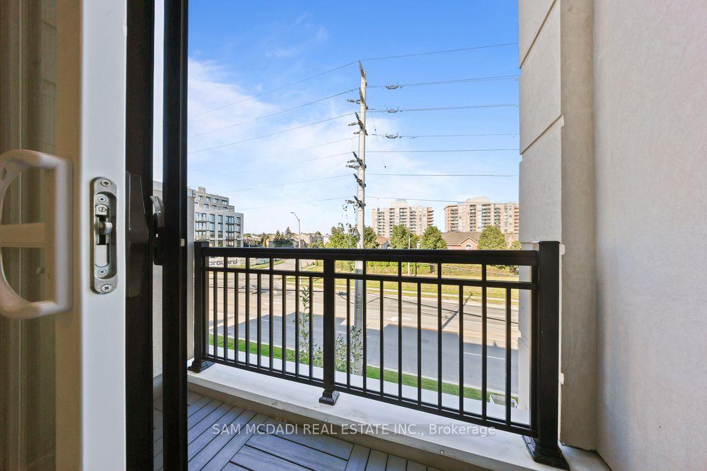1180 Cawthra Road 102